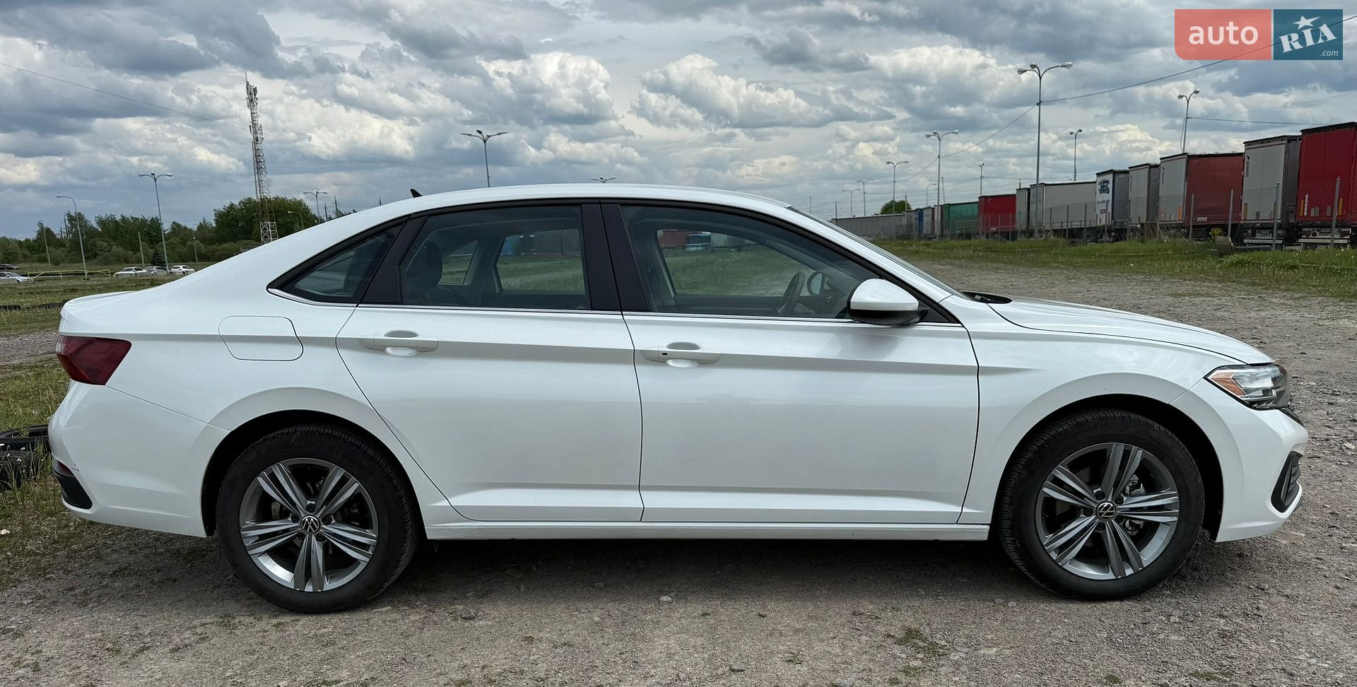 Volkswagen Jetta 2024 VIN 3VWEM7BU7RM068192 фото оголошення 6 з 12