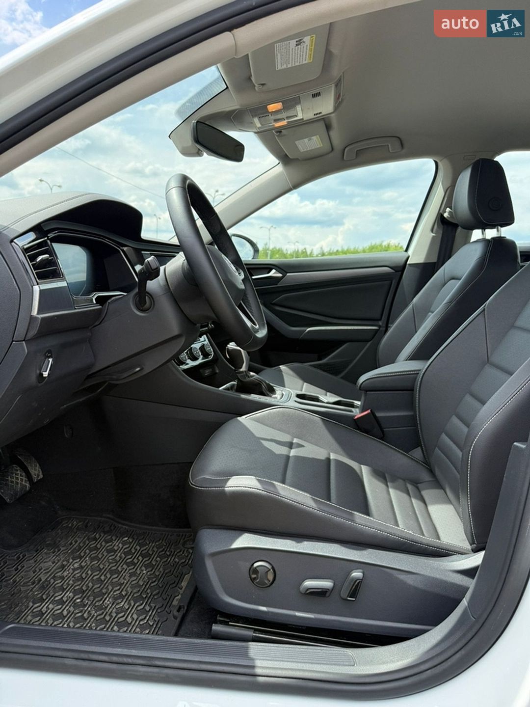 Volkswagen Jetta 2024 VIN 3VWEM7BU7RM068192 фото оголошення 10 з 12