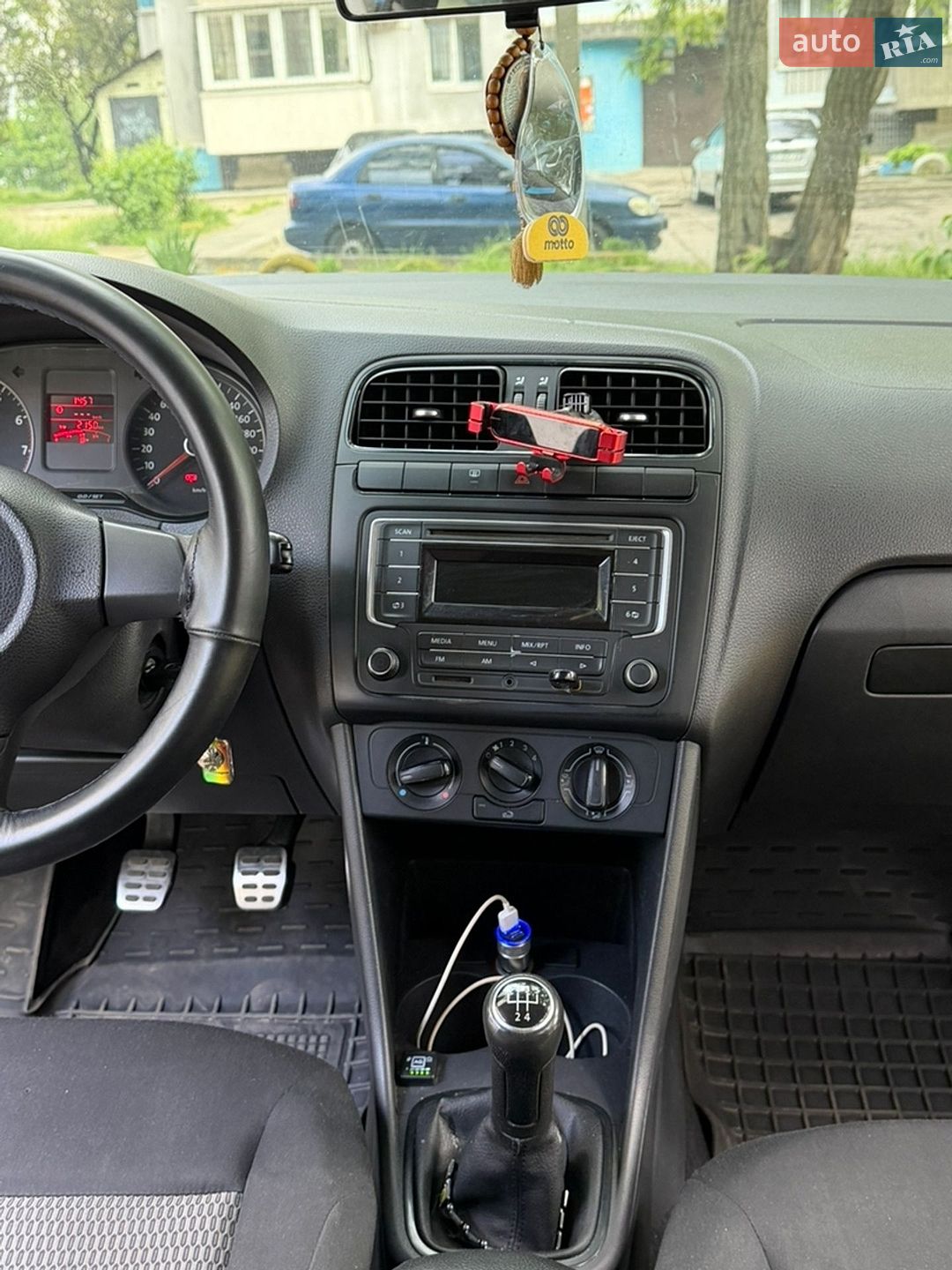 Volkswagen Polo 2011 VIN XW8ZZZ61ZCG022170 фото оголошення 5 з 24