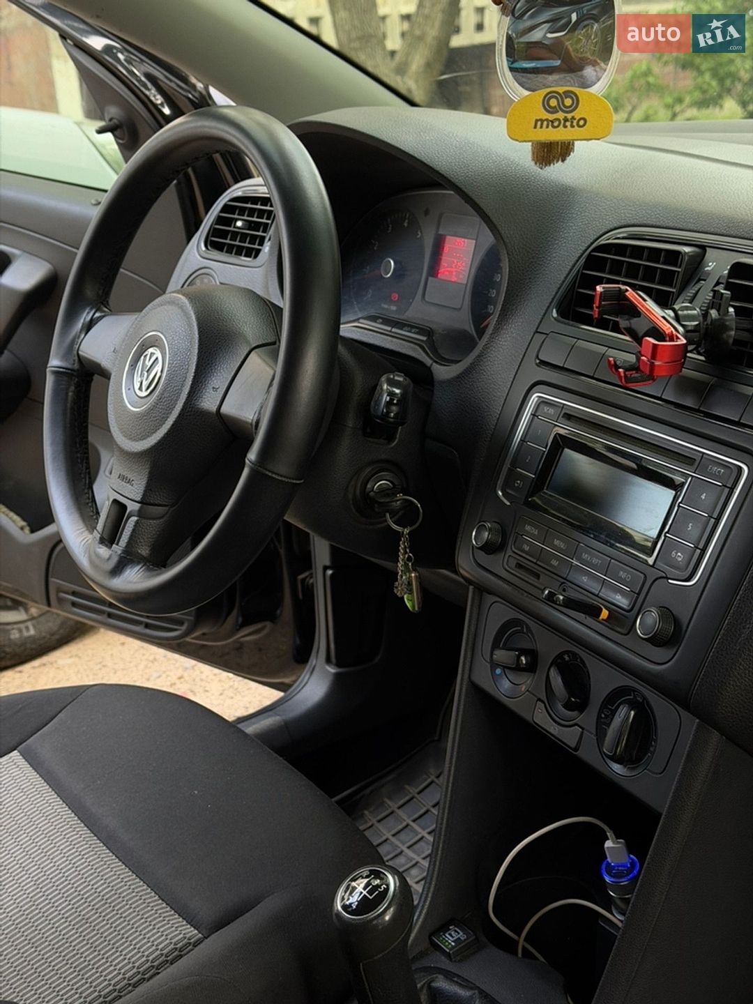 Volkswagen Polo 2011 VIN XW8ZZZ61ZCG022170 фото оголошення 6 з 24