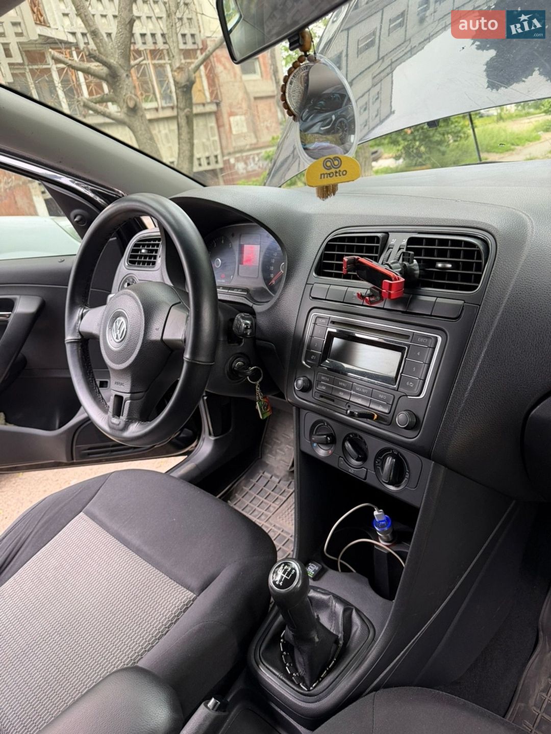 Volkswagen Polo 2011 VIN XW8ZZZ61ZCG022170 фото оголошення 21 з 24