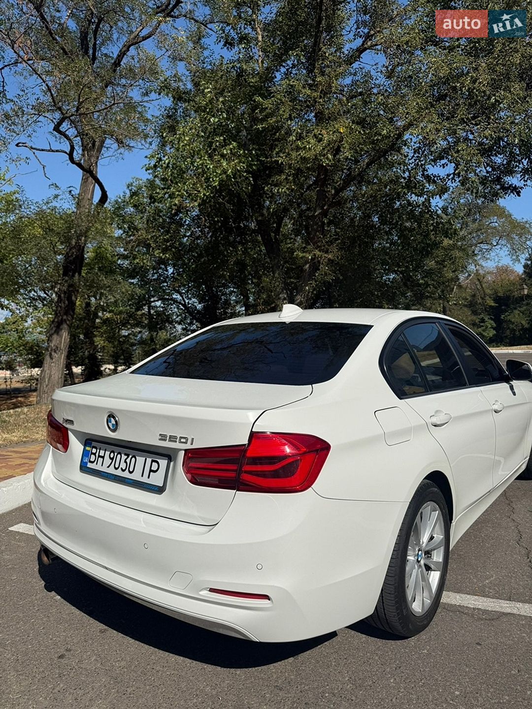 BMW 3 Series 2015 VIN WBA8A3C55GK551481 фото оголошення 2 з 9