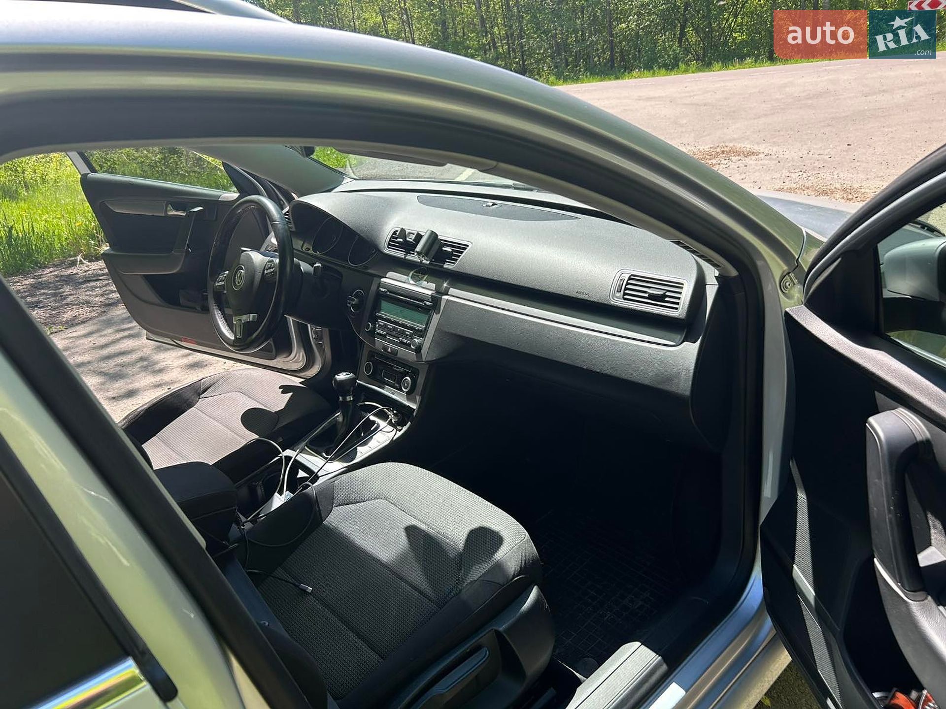 Volkswagen Passat 2010 VIN WVWZZZ3CZBE322984 фото оголошення 11 з 19
