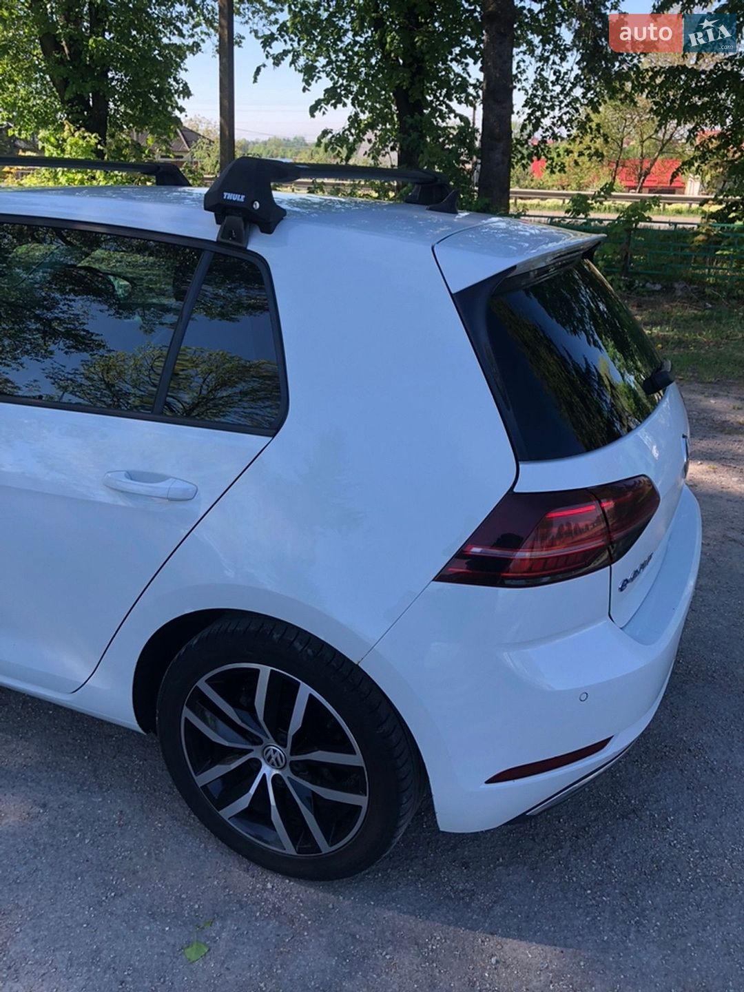 Volkswagen e-Golf 2018 VIN WVWZZZAUZK8903411 фото оголошення 4 з 25