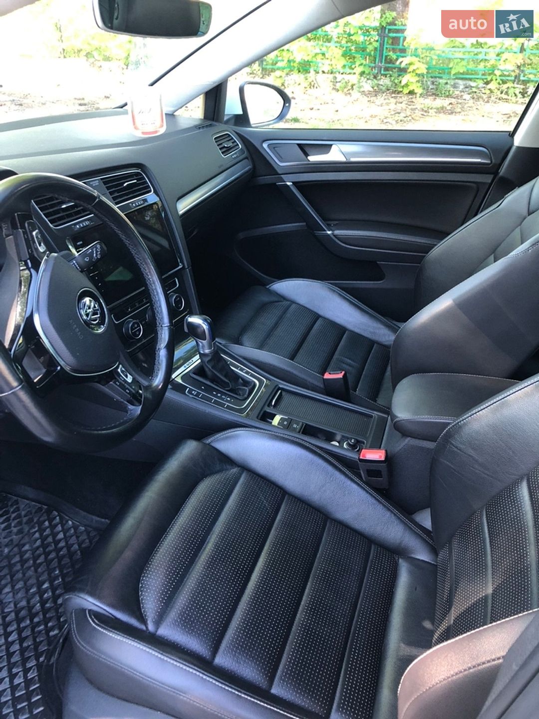 Volkswagen e-Golf 2018 VIN WVWZZZAUZK8903411 фото оголошення 12 з 25