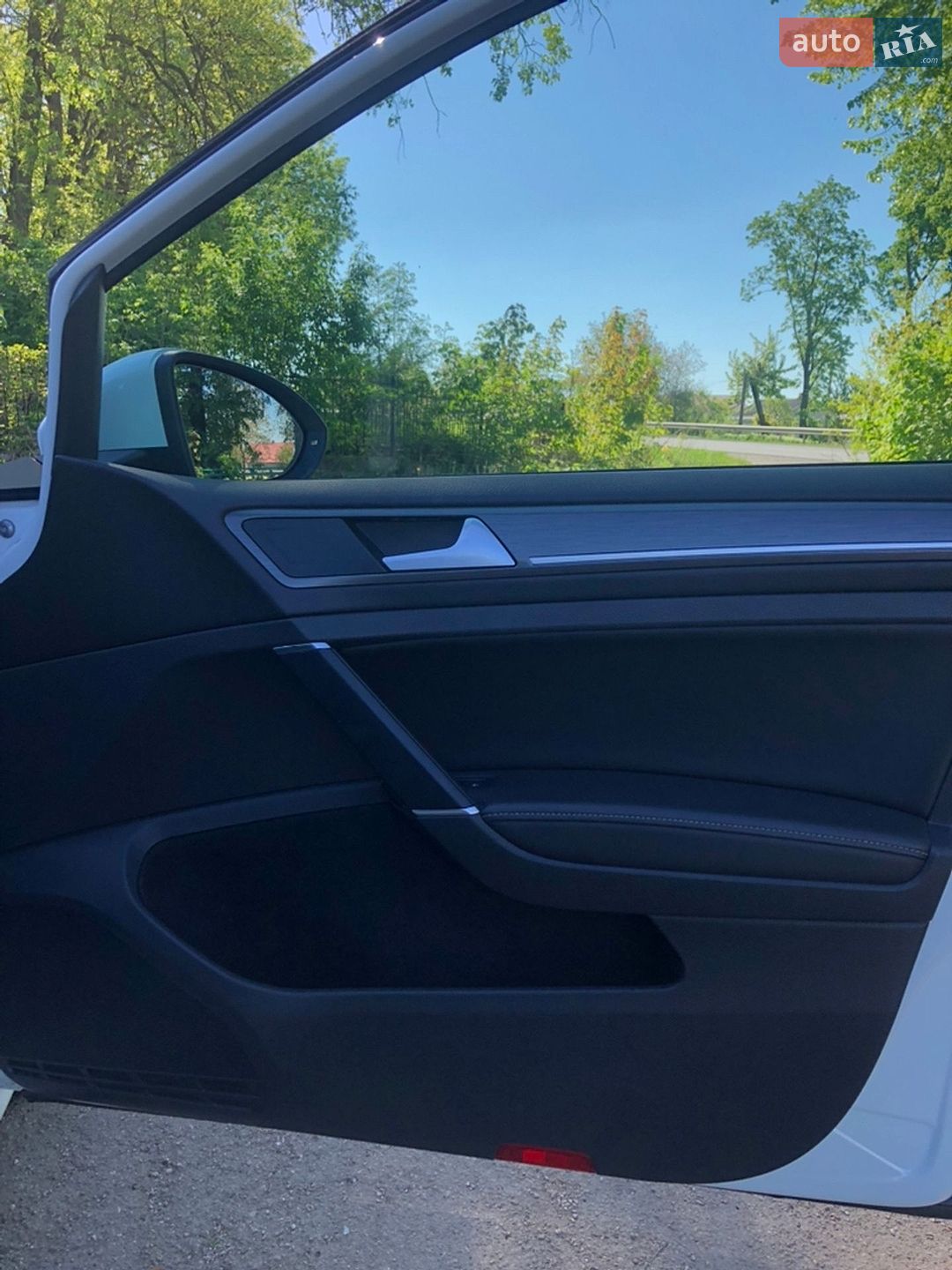 Volkswagen e-Golf 2018 VIN WVWZZZAUZK8903411 фото оголошення 19 з 25