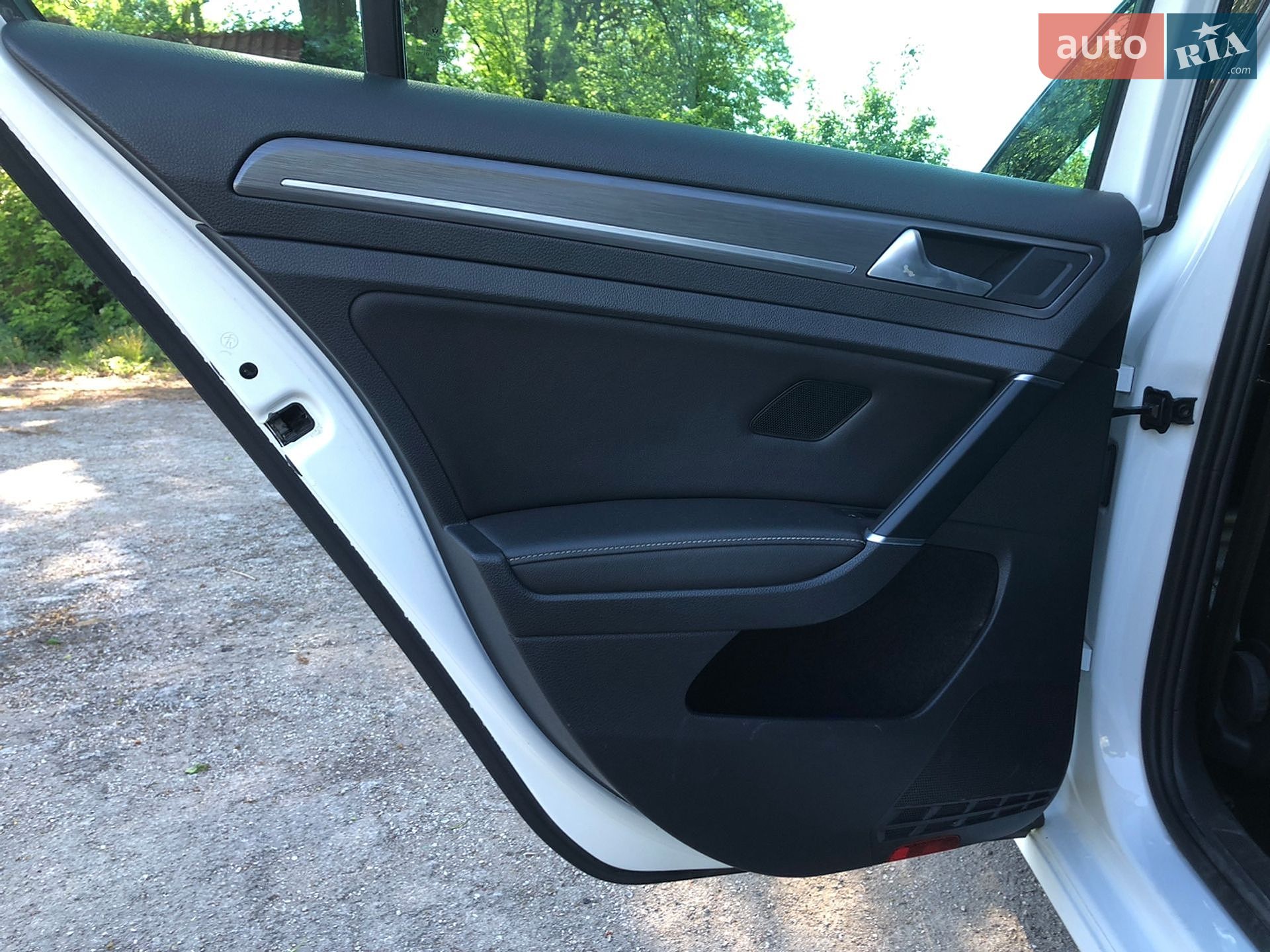 Volkswagen e-Golf 2018 VIN WVWZZZAUZK8903411 фото оголошення 21 з 25