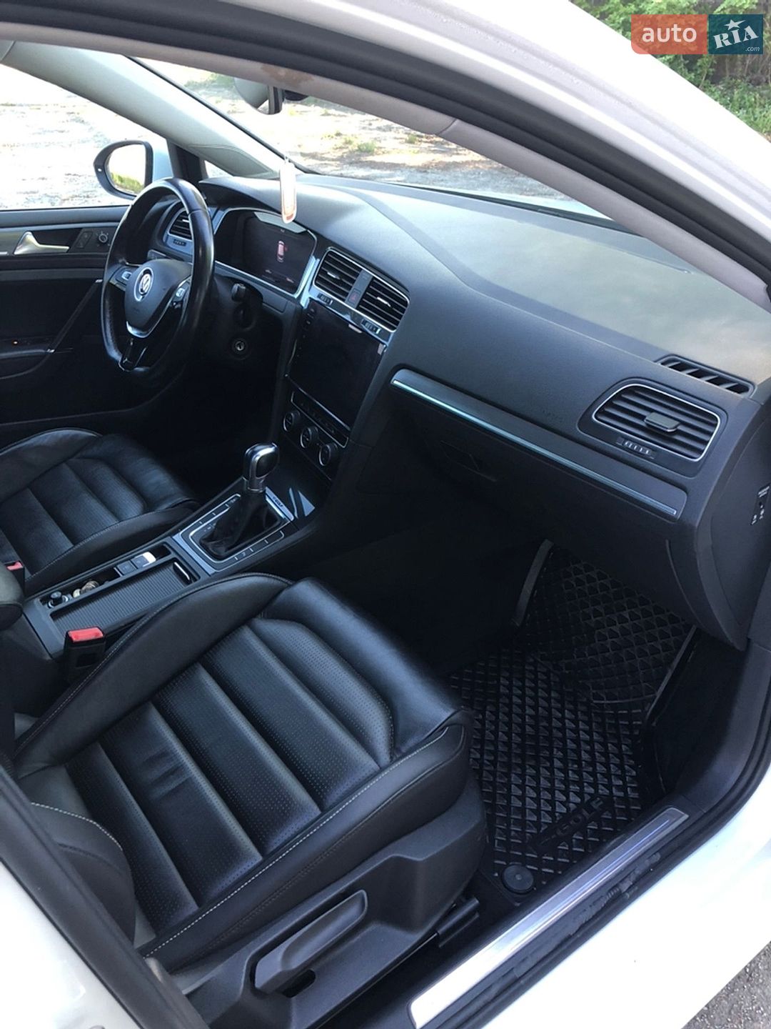 Volkswagen e-Golf 2018 VIN WVWZZZAUZK8903411 фото оголошення 18 з 25