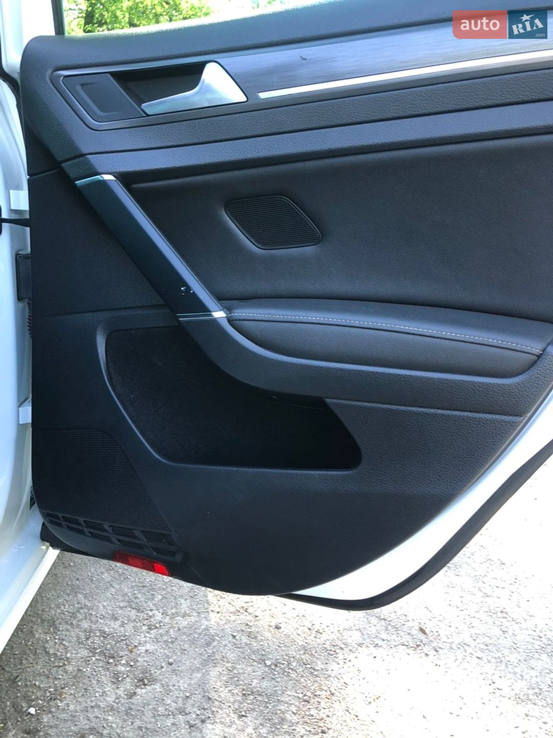 Volkswagen e-Golf 2018 VIN WVWZZZAUZK8903411 фото оголошення 23 з 25