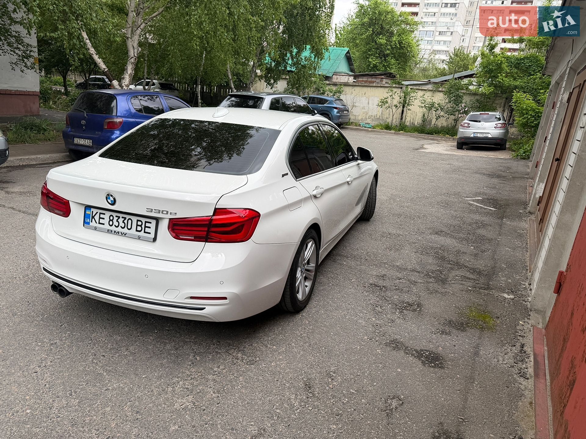 BMW 3 Series 2017 VIN WBA8E1C31HA156468 фото оголошення 3 з 15