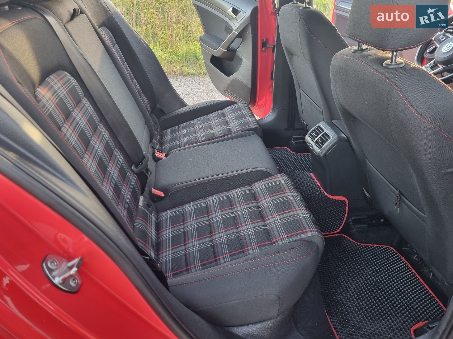Volkswagen Golf GTI 2018 VIN 3VW447AU8JM290225 фото оголошення 9 з 17
