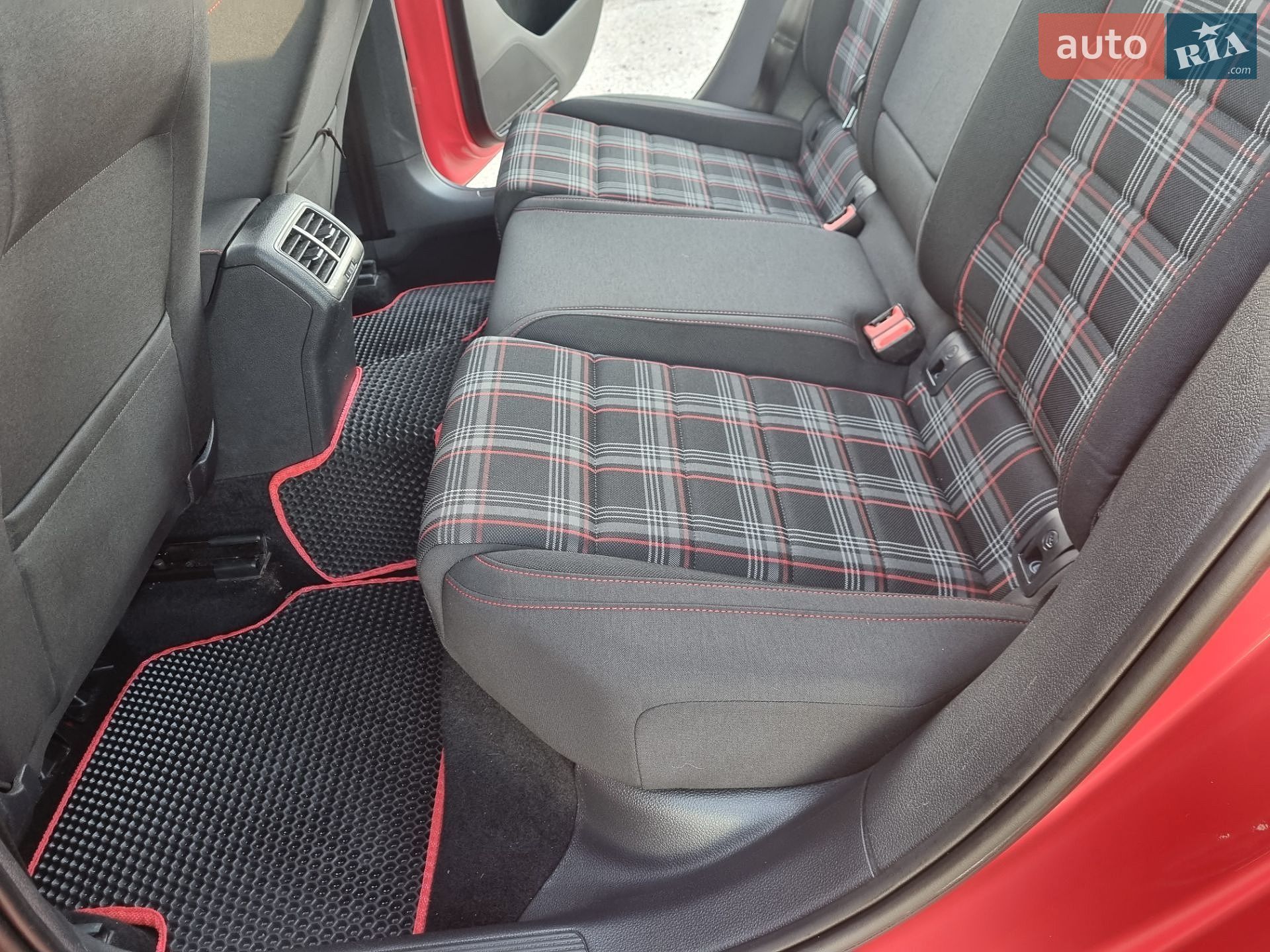 Volkswagen Golf GTI 2018 VIN 3VW447AU8JM290225 фото оголошення 7 з 17