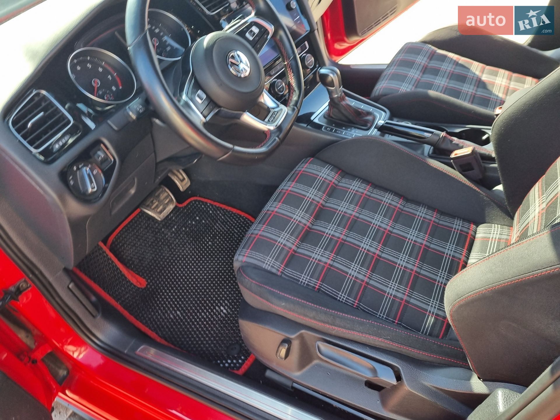 Volkswagen Golf GTI 2018 VIN 3VW447AU8JM290225 фото оголошення 6 з 17