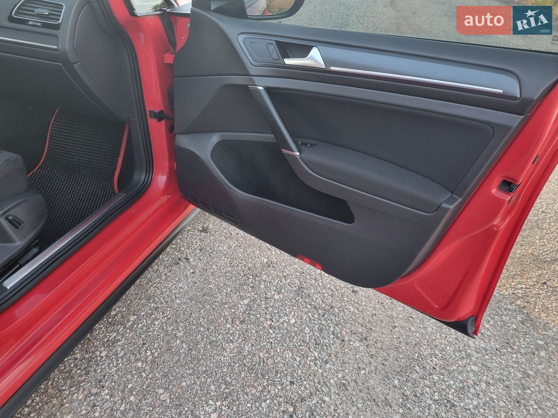 Volkswagen Golf GTI 2018 VIN 3VW447AU8JM290225 фото оголошення 10 з 17