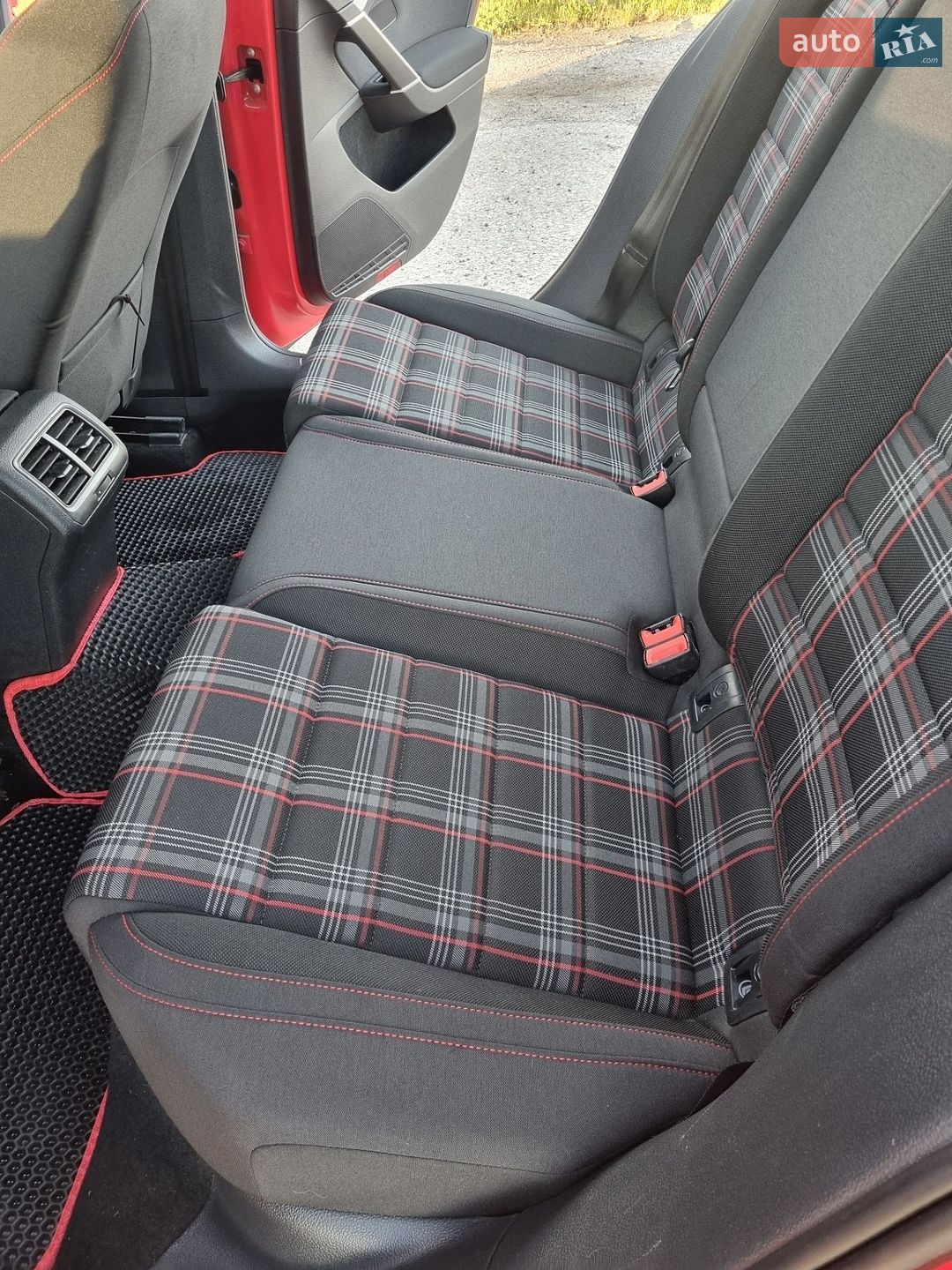 Volkswagen Golf GTI 2018 VIN 3VW447AU8JM290225 фото оголошення 11 з 17