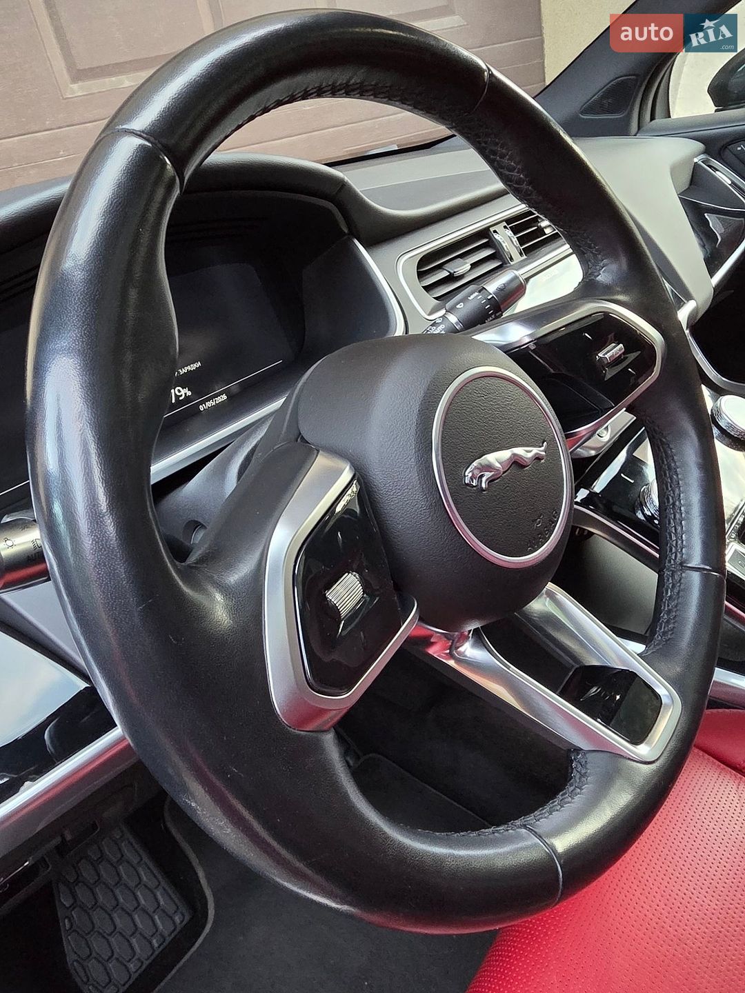 Jaguar I-Pace 2018 VIN SADHD2S1XK1F60248 фото оголошення 9 з 26