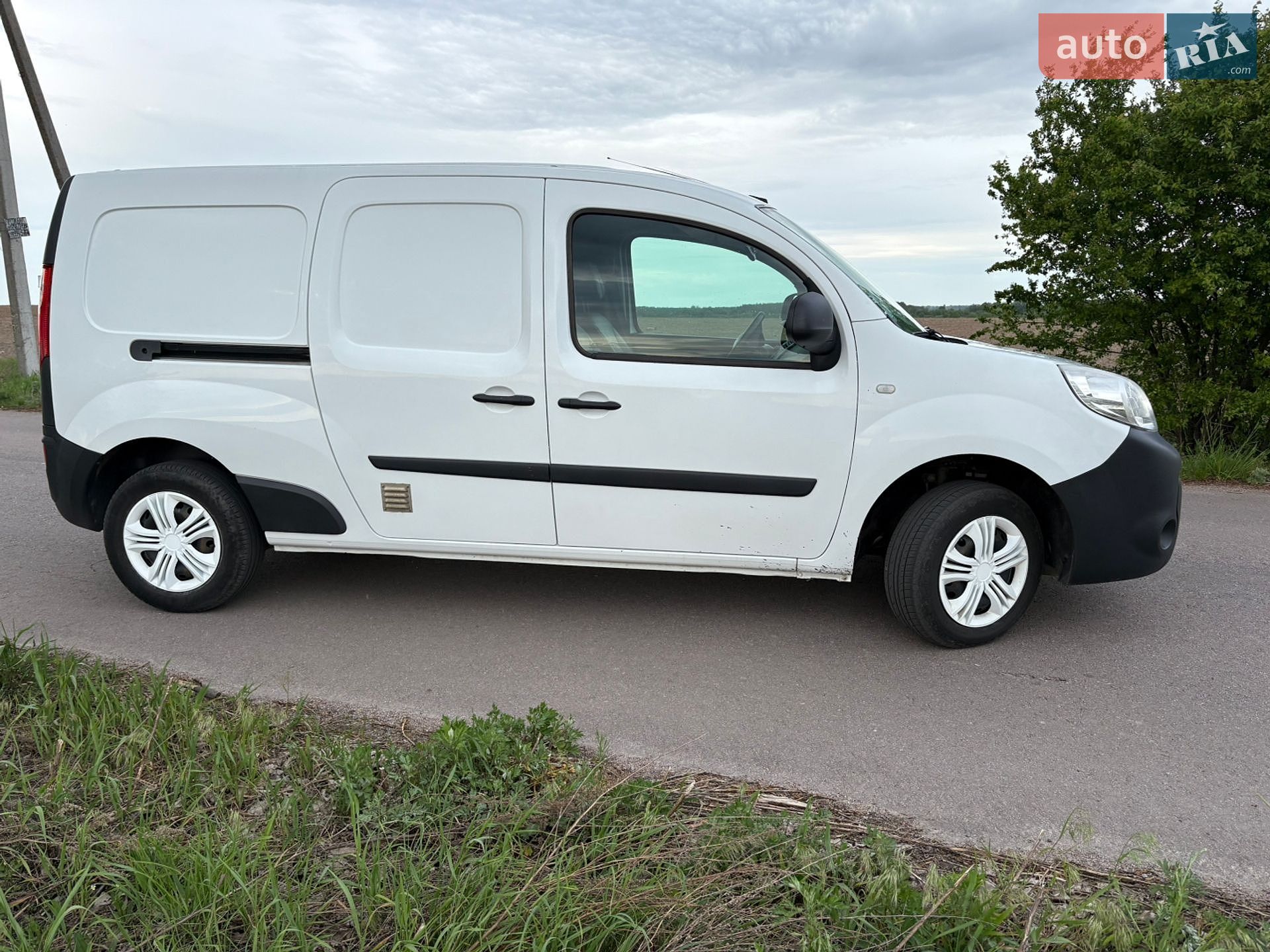 Renault Kangoo 2018 VIN VF1FW51H159963192 фото оголошення 32 з 36