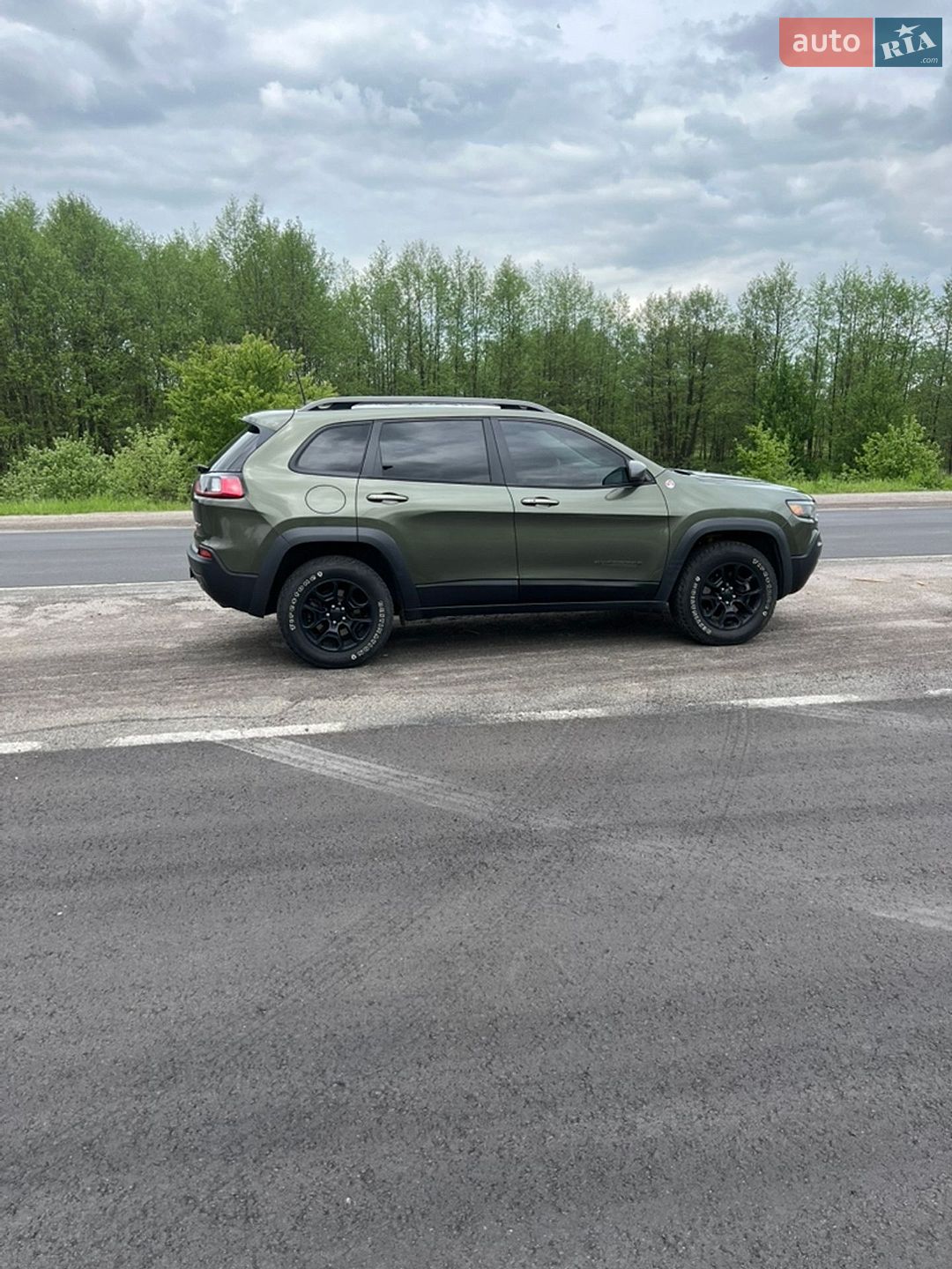 Jeep Cherokee 2021 VIN 1C4PJMBX0MD185078 фото оголошення 4 з 16