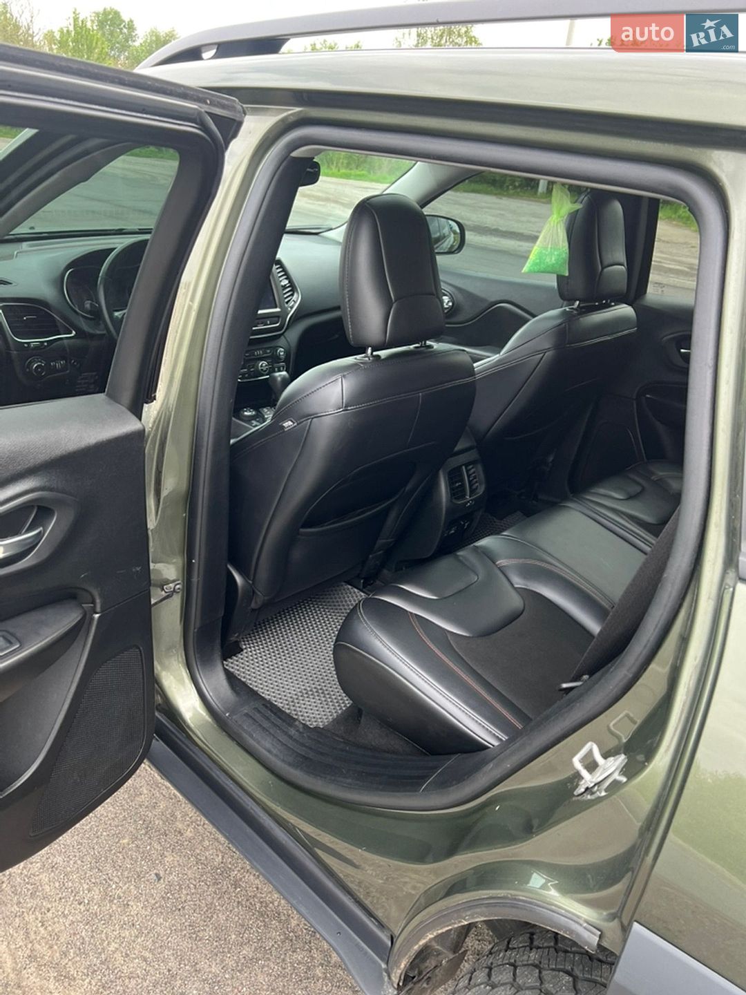 Jeep Cherokee 2021 VIN 1C4PJMBX0MD185078 фото оголошення 10 з 16