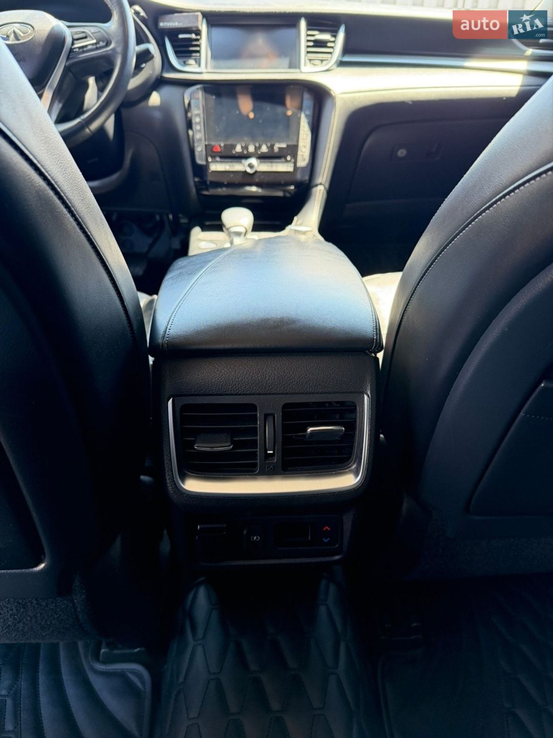 Infiniti QX50 2018 VIN 3PCAJ5M30KF104611 фото оголошення 30 з 47