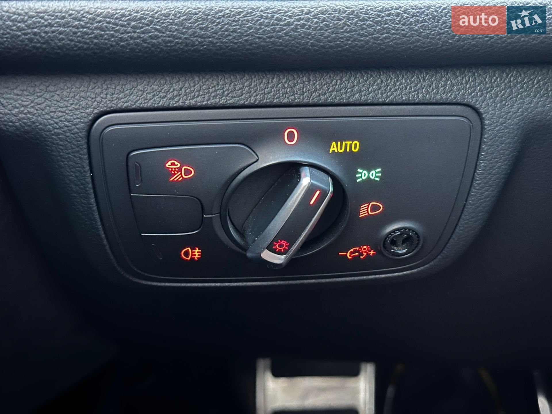 Audi A6 2011 VIN WAUZZZ4G1CN029164 фото оголошення 24 з 37