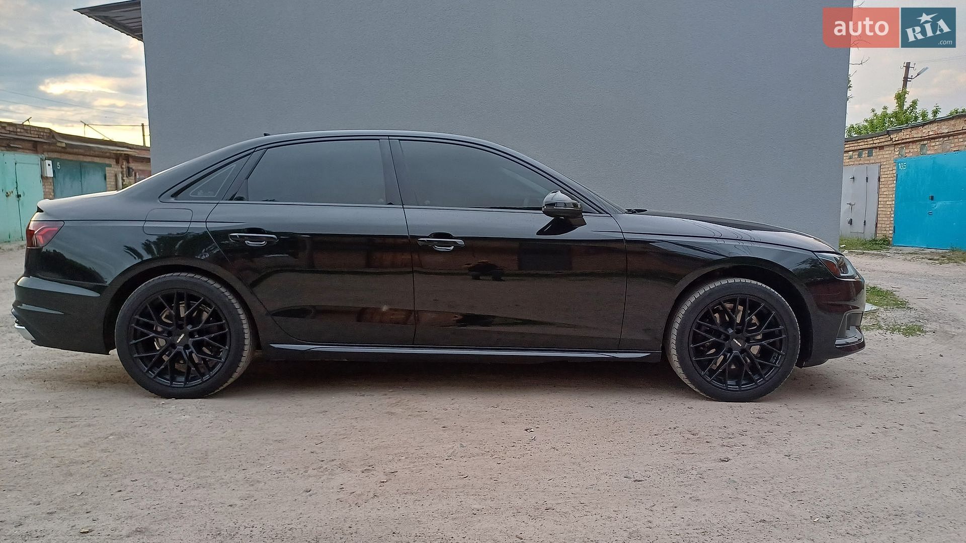 Audi A4 2022 VIN WAUBBAF47PN001434 фото оголошення 3 з 22