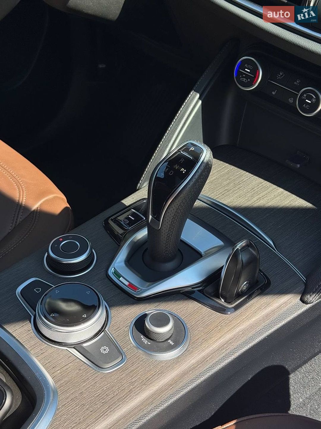 Alfa Romeo Stelvio 2022 VIN ZASPAKBNXP7D57694 фото оголошення 14 з 27