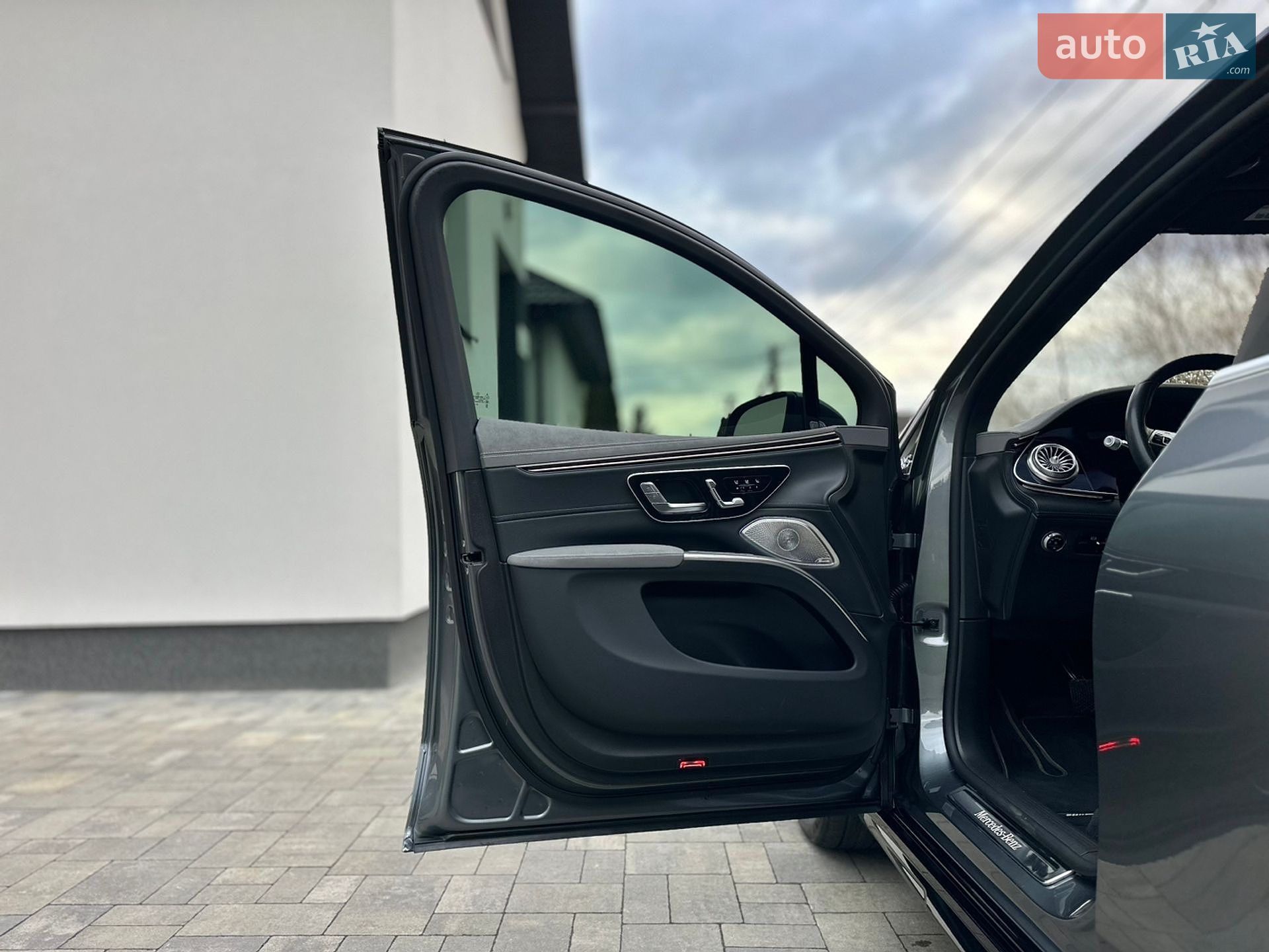 Mercedes-Benz EQS SUV 2023 VIN 4JGDM4EB3PA018175 фото оголошення 43 з 94