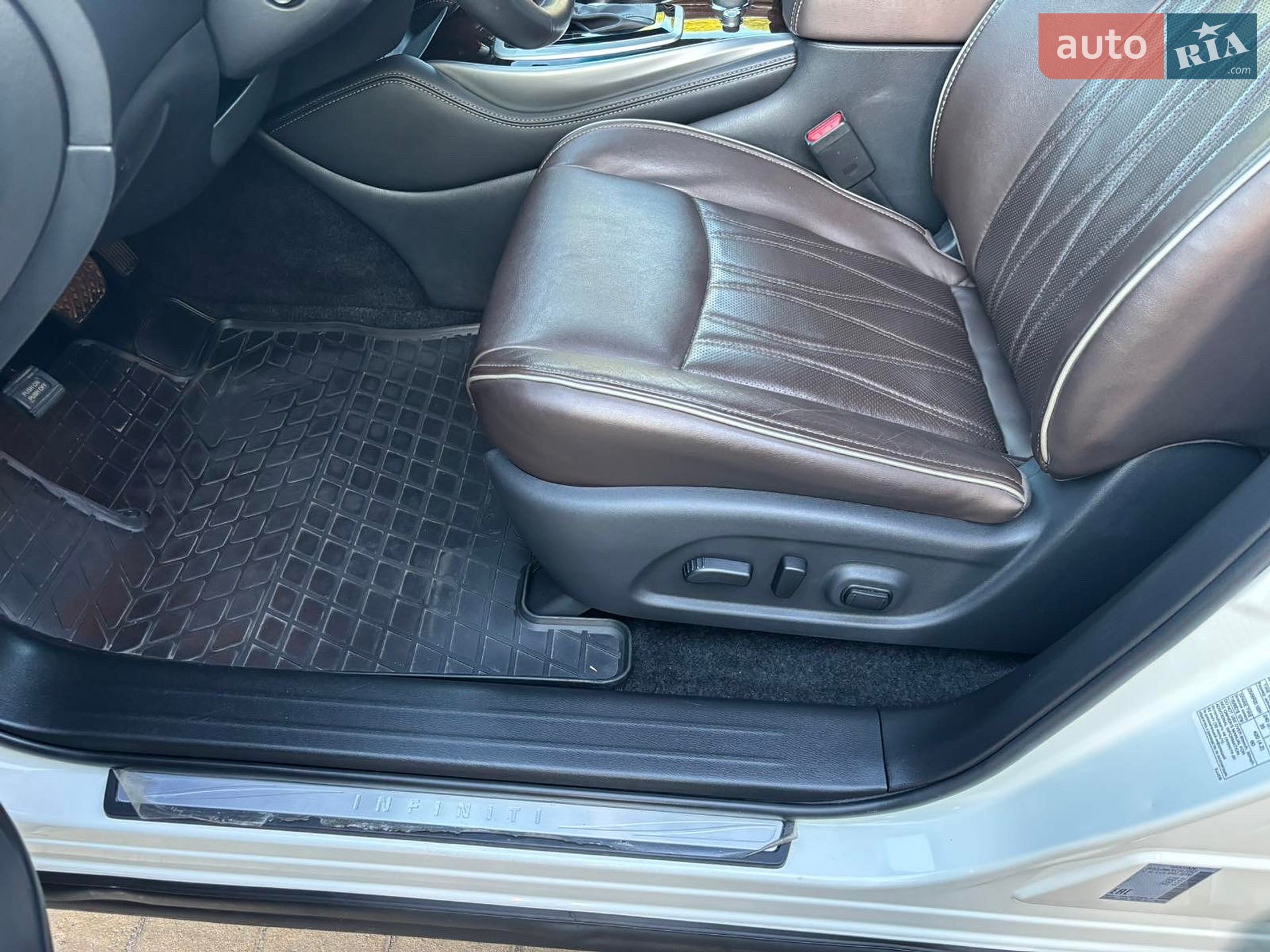 Infiniti QX60 2019 VIN 5N1CL0MB2KC561152 фото оголошення 14 з 42