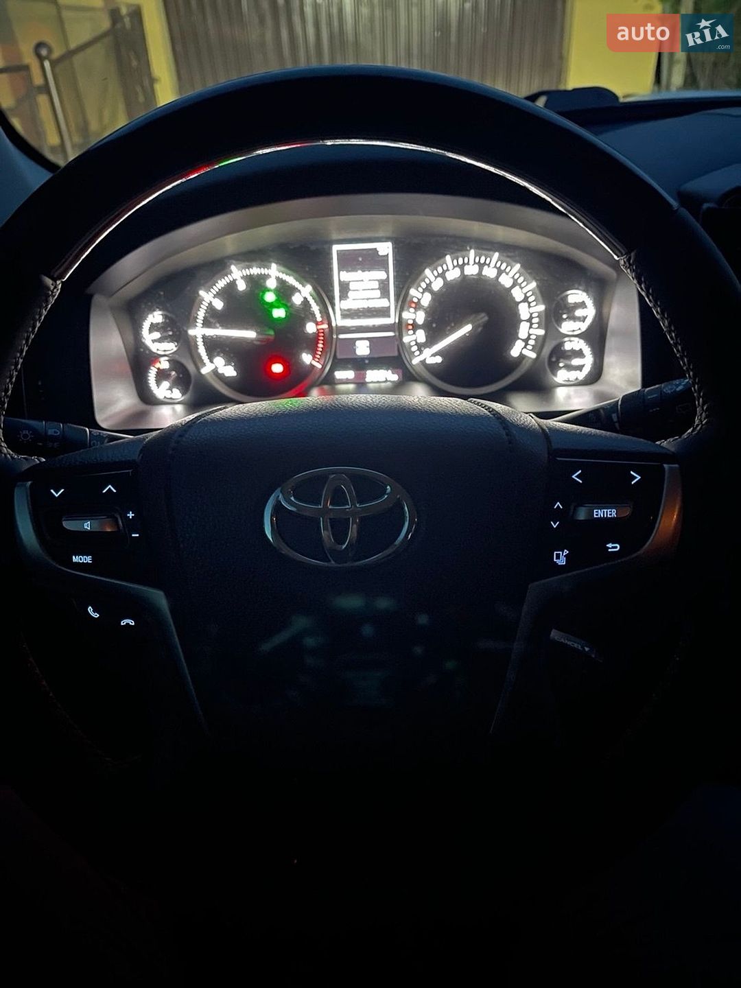 Toyota Land Cruiser 2017 VIN JTMCX05J504146994 фото оголошення 11 з 86