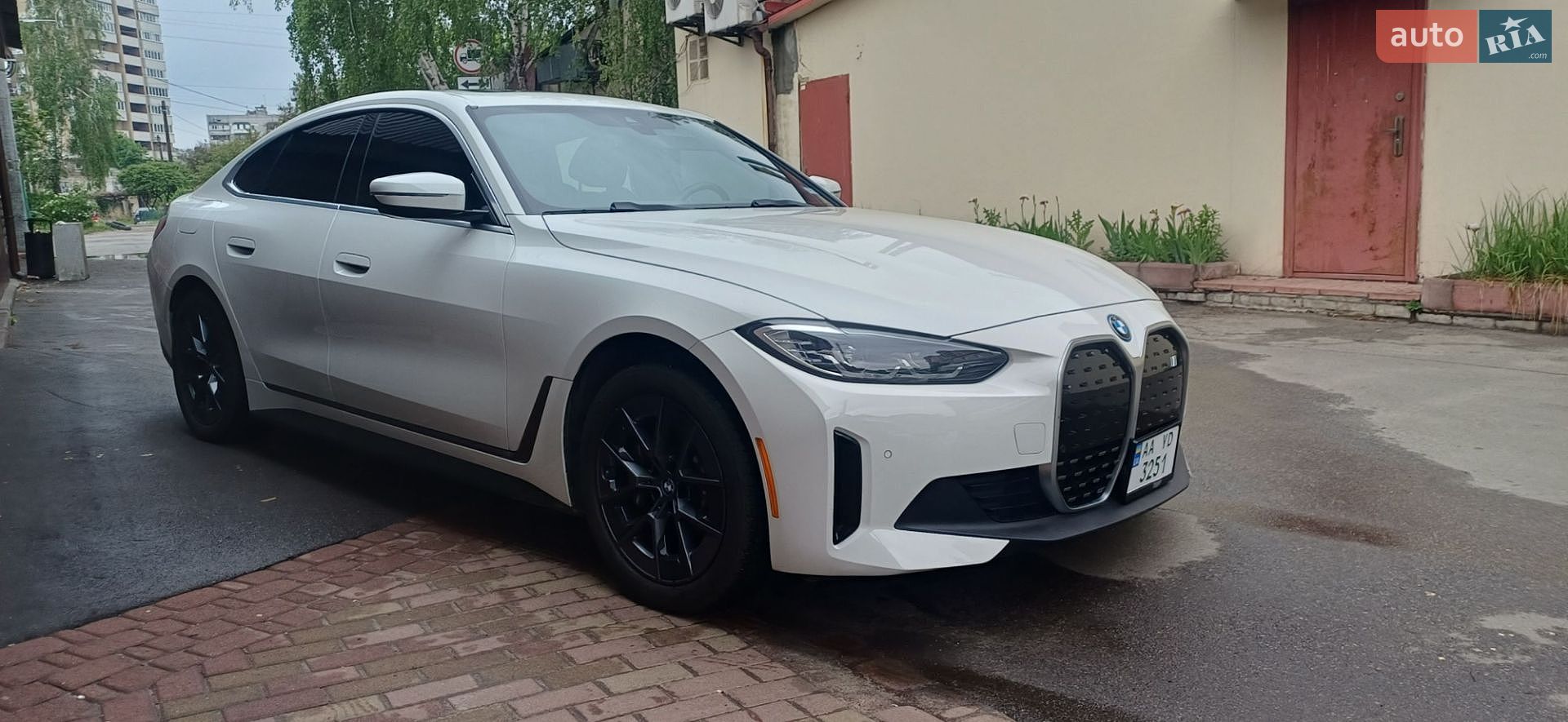 BMW i4 2023 VIN WBY73AW00RFS35851 фото оголошення 3 з 27