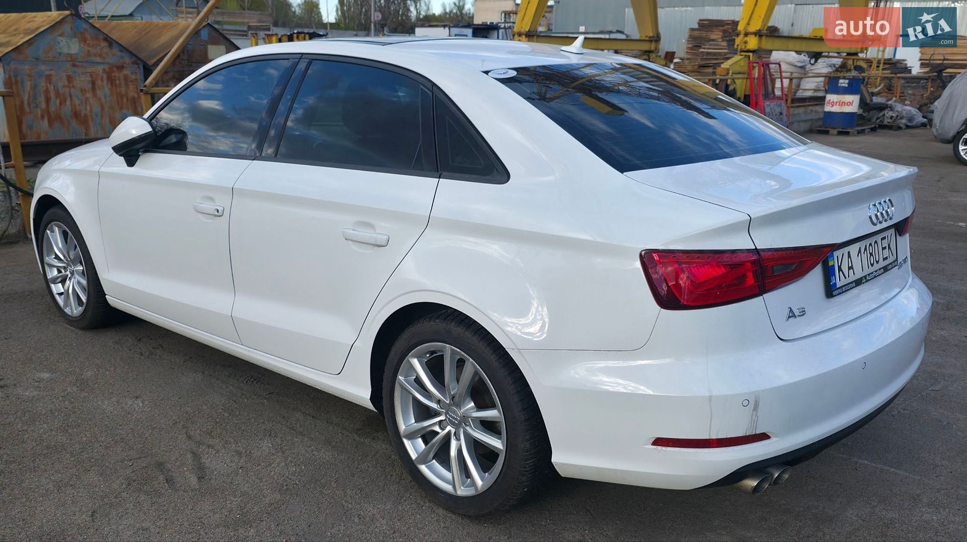 Audi A3 2015 VIN WAUZZZ8V5G1039881 фото оголошення 2 з 7
