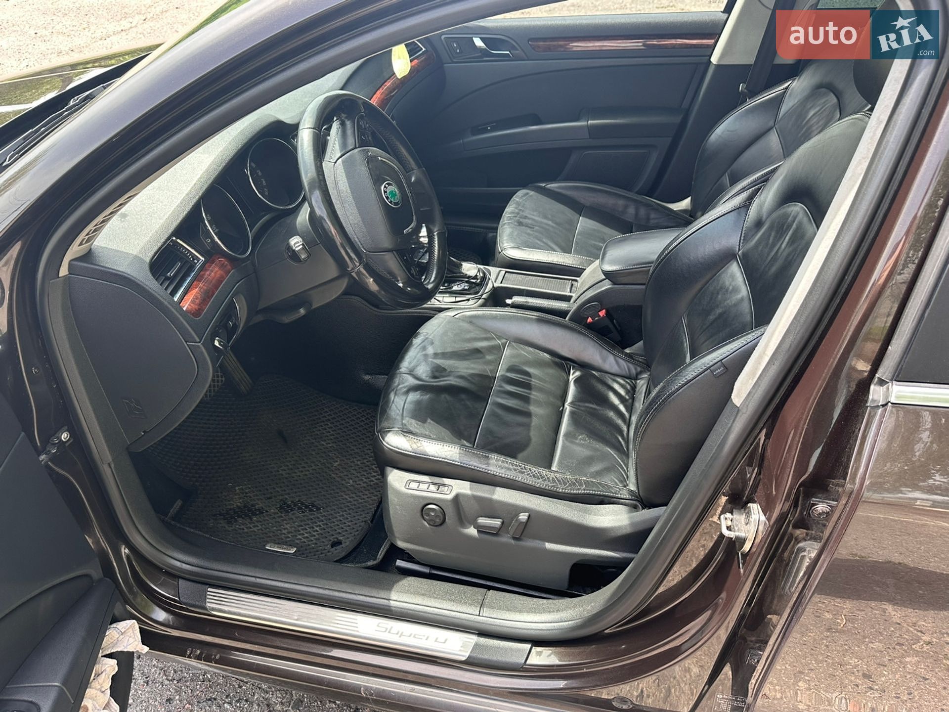 Skoda Superb 2013 VIN TMBLE73T3C9068855 фото оголошення 2 з 16