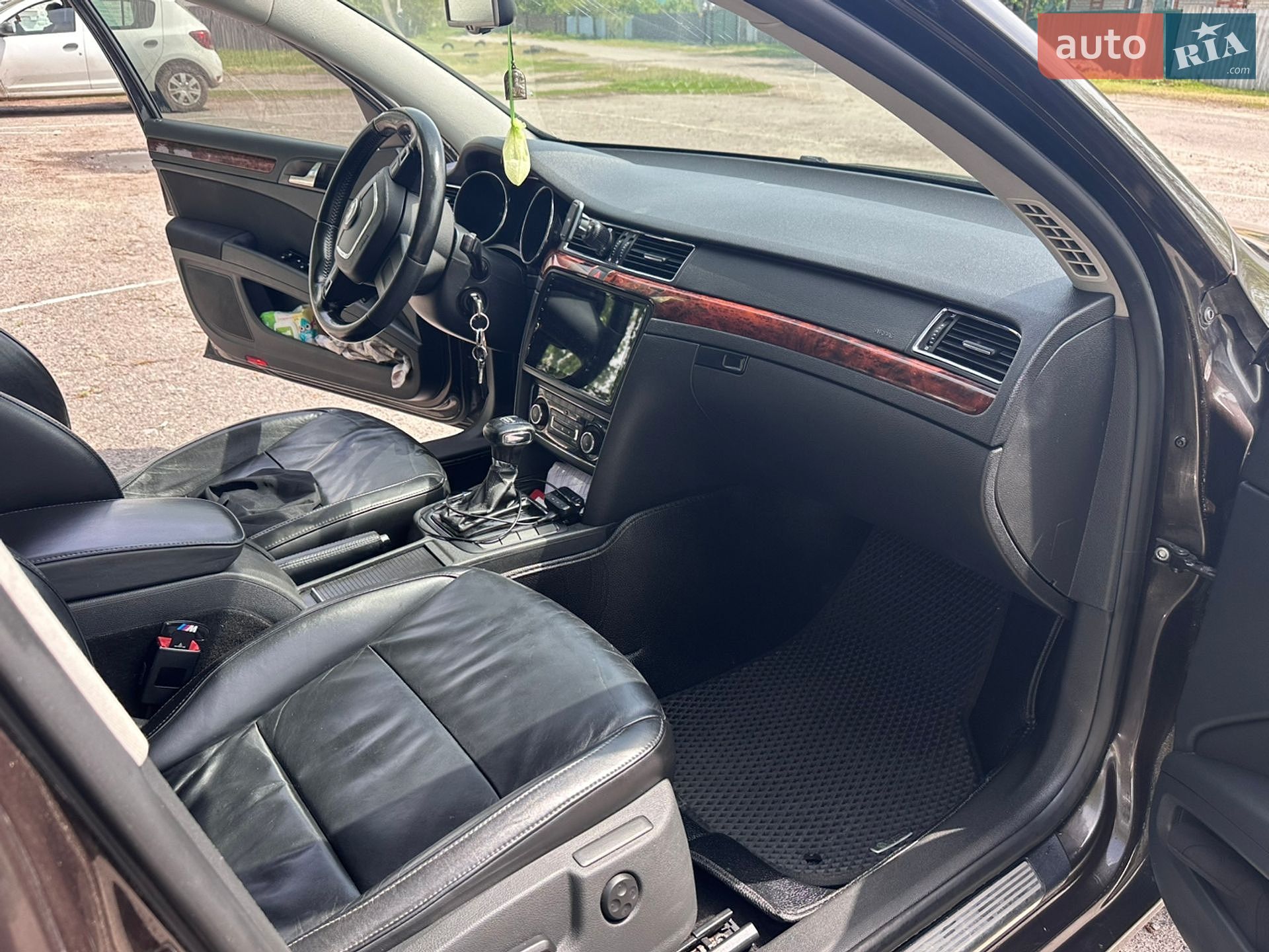Skoda Superb 2013 VIN TMBLE73T3C9068855 фото оголошення 5 з 16