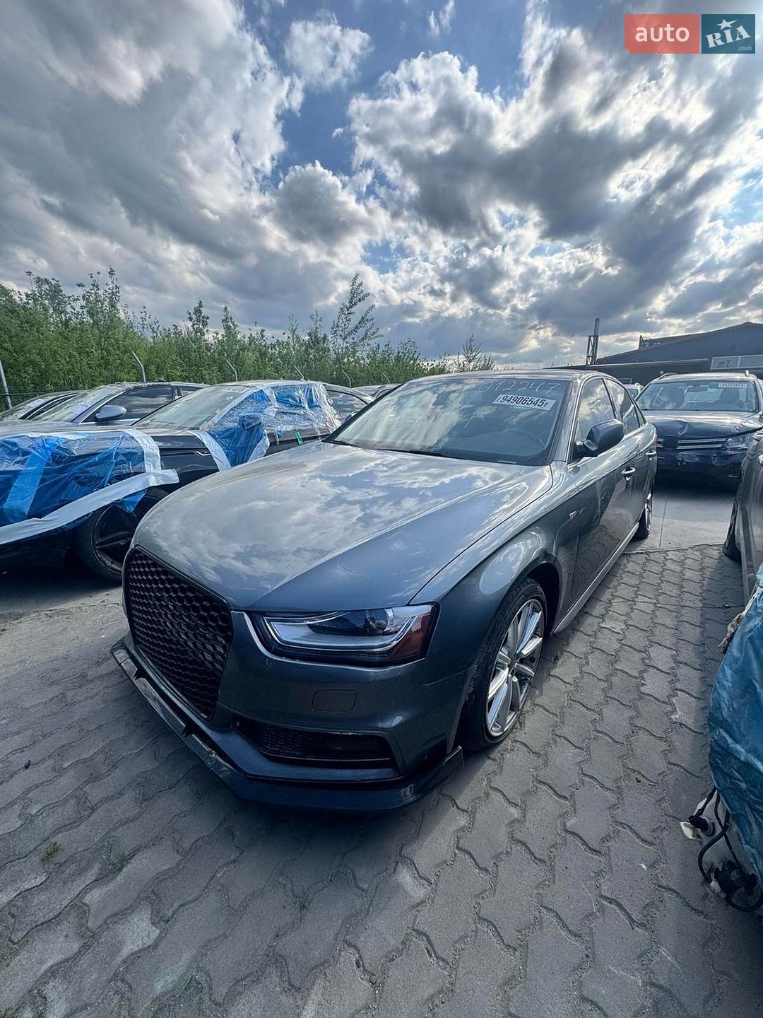 Audi A4 2015 VIN WAUBFAFL3GN012247 фото оголошення 13 з 18