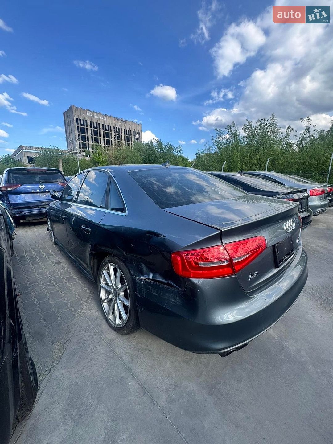 Audi A4 2015 VIN WAUBFAFL3GN012247 фото оголошення 15 з 18