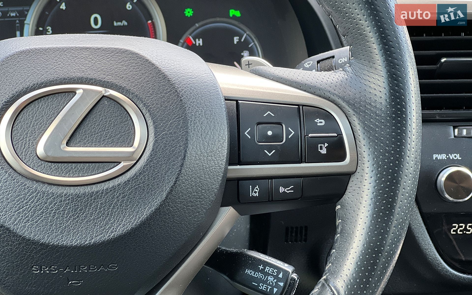 Lexus RX 2018 VIN 2T2BZMCA0JC140417 фото оголошення 13 з 27