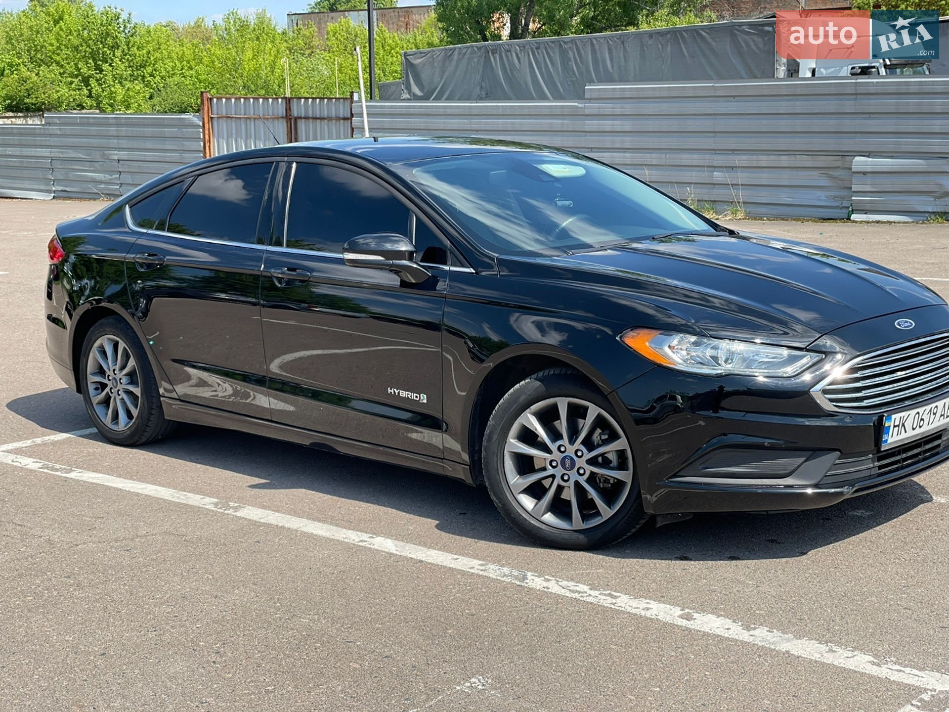 Ford Fusion 2017 VIN 3FA6P0LU5HR319528 фото оголошення 4 з 39