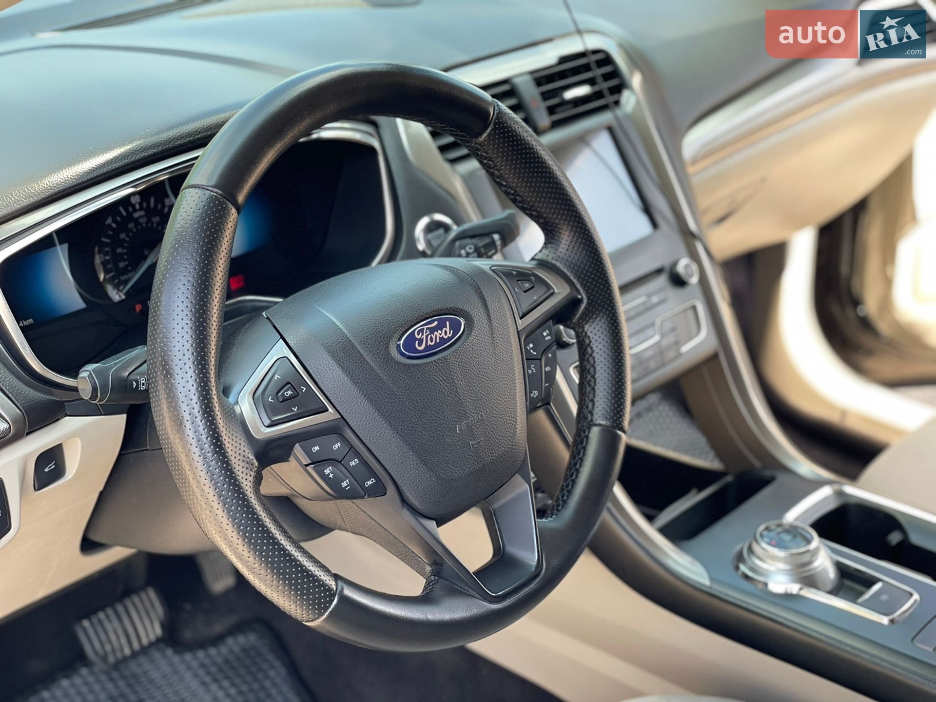 Ford Fusion 2017 VIN 3FA6P0LU5HR319528 фото оголошення 18 з 39