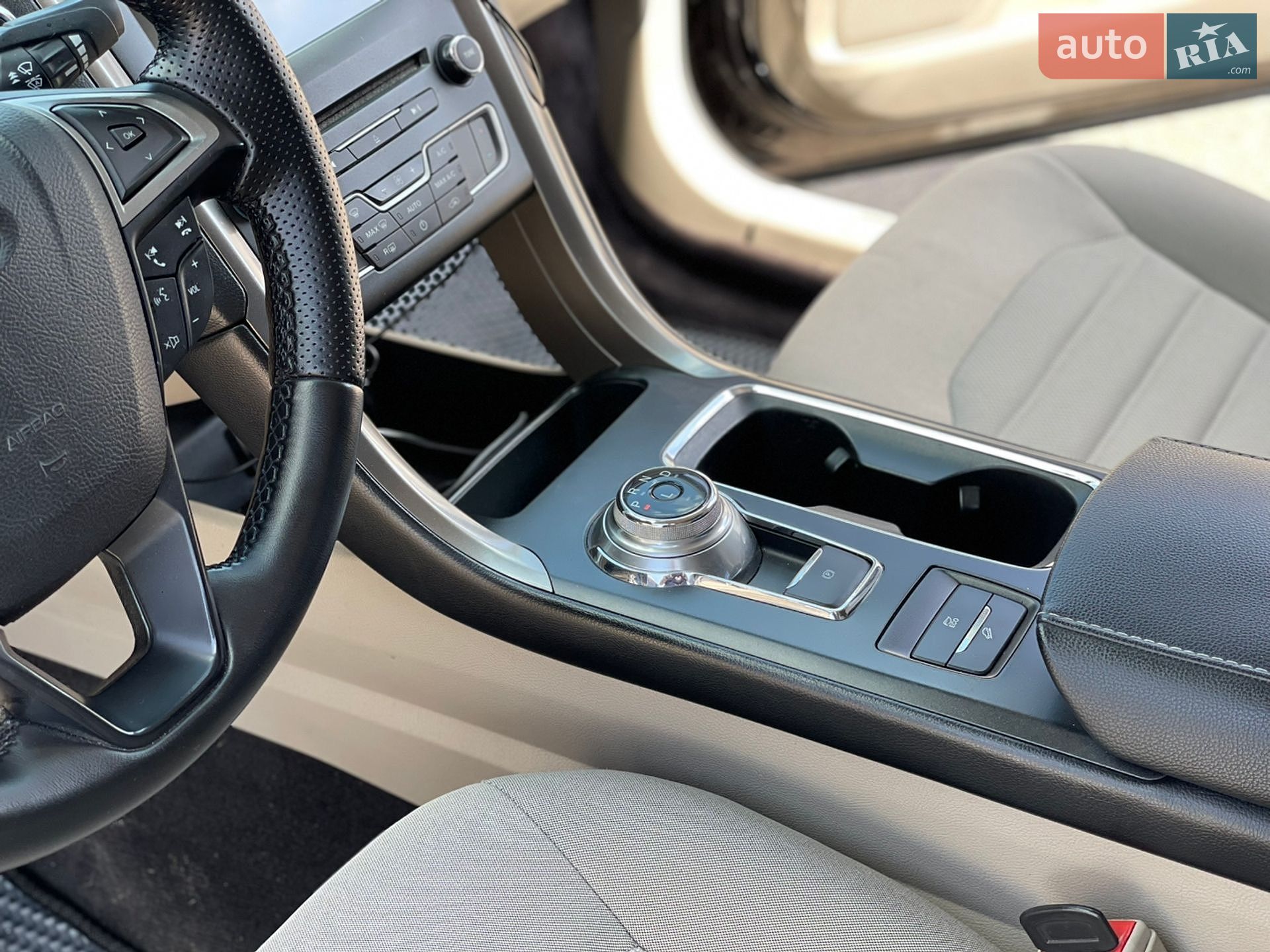 Ford Fusion 2017 VIN 3FA6P0LU5HR319528 фото оголошення 19 з 39