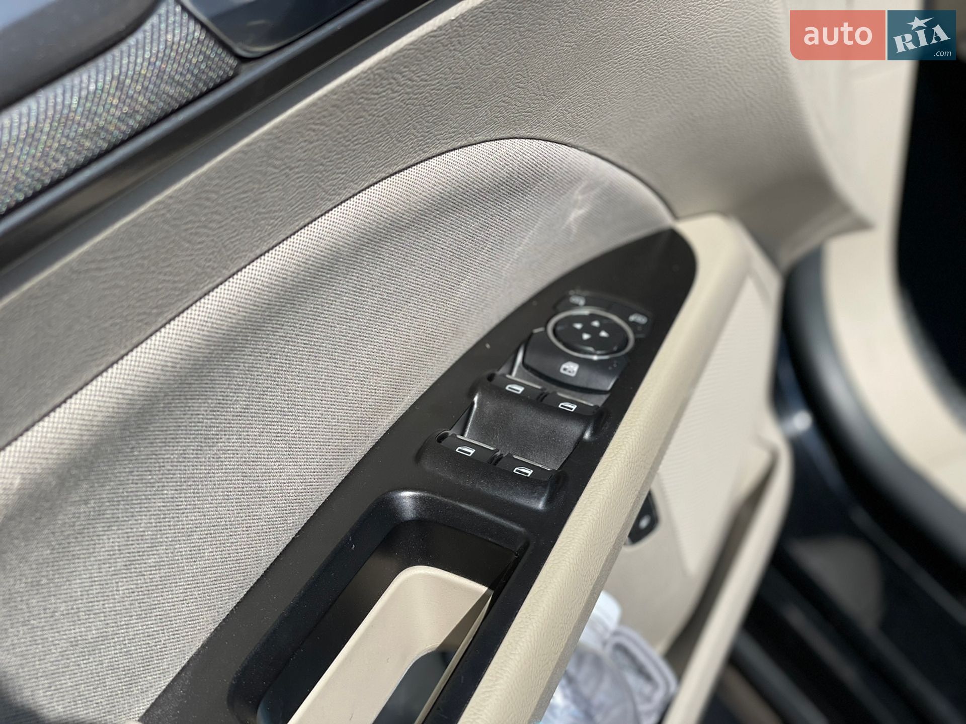 Ford Fusion 2017 VIN 3FA6P0LU5HR319528 фото оголошення 21 з 39