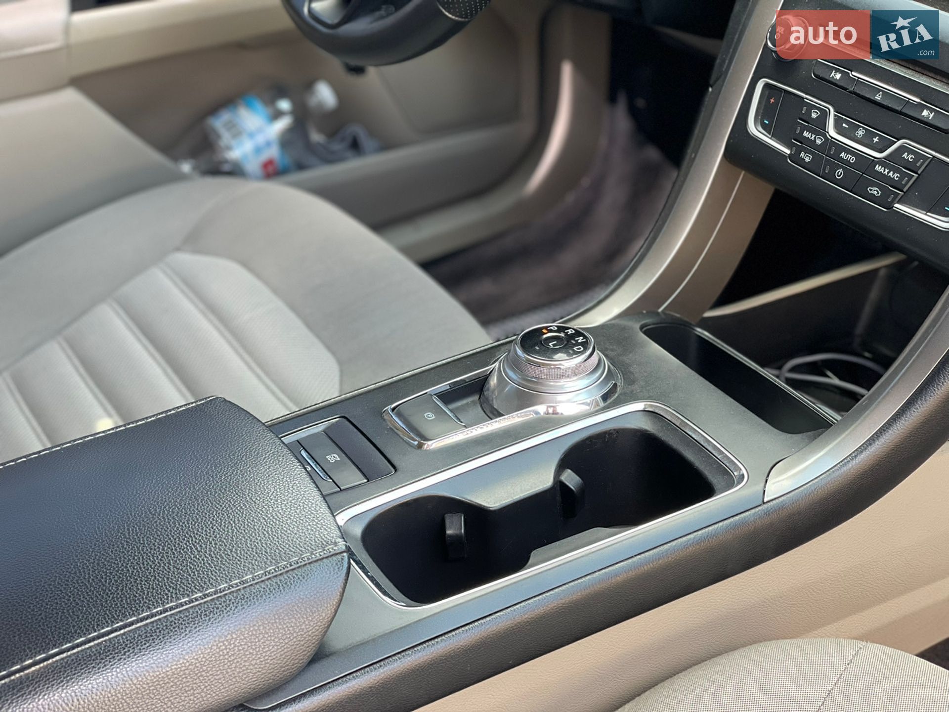 Ford Fusion 2017 VIN 3FA6P0LU5HR319528 фото оголошення 27 з 39