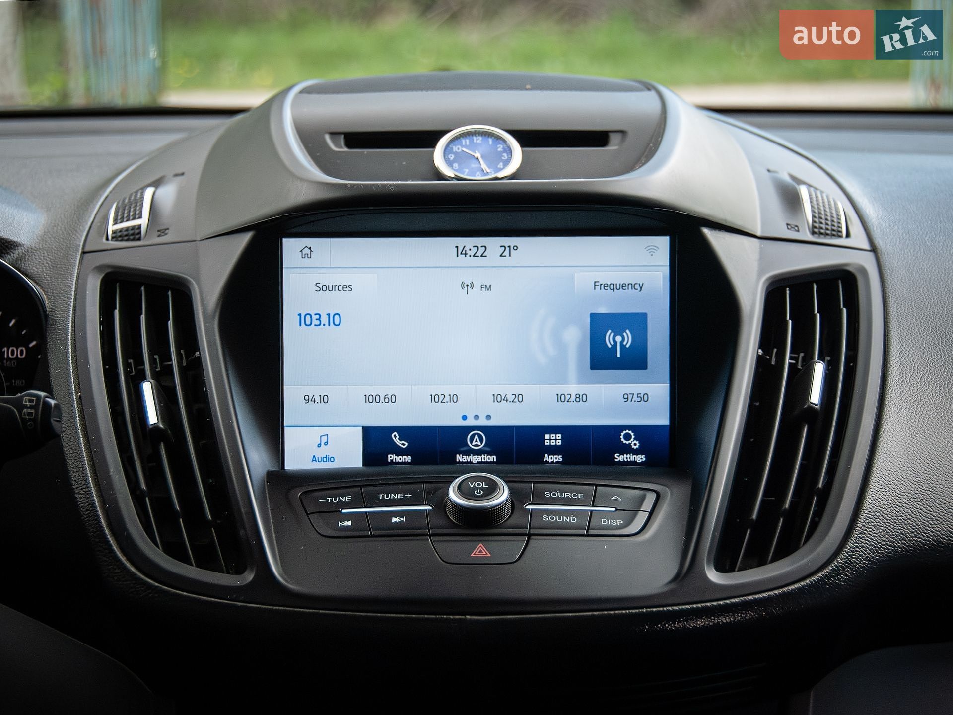 Ford Escape 2018 VIN 1FMCU0HD6JUC58716 фото оголошення 9 з 81