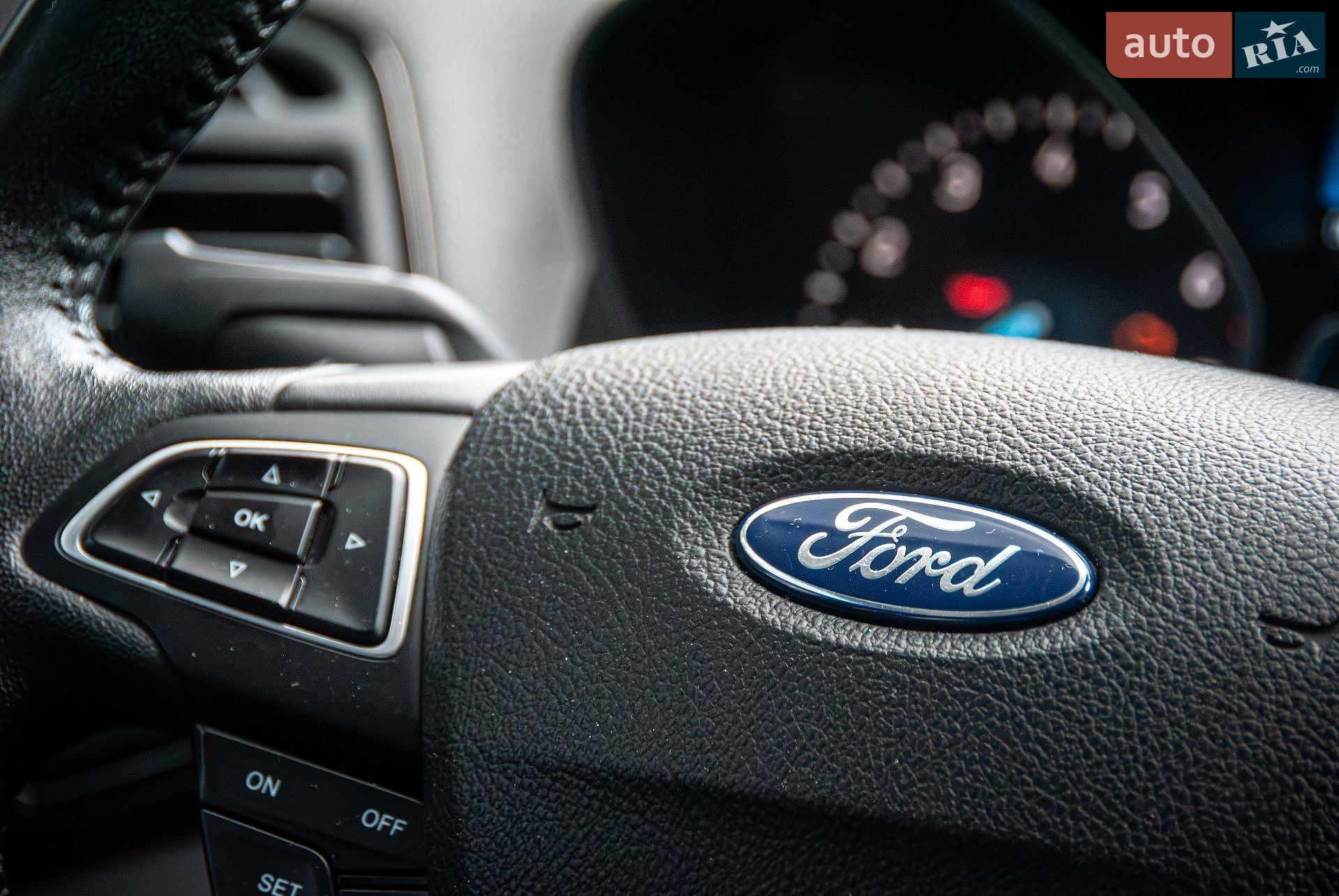 Ford Escape 2018 VIN 1FMCU0HD6JUC58716 фото оголошення 12 з 81