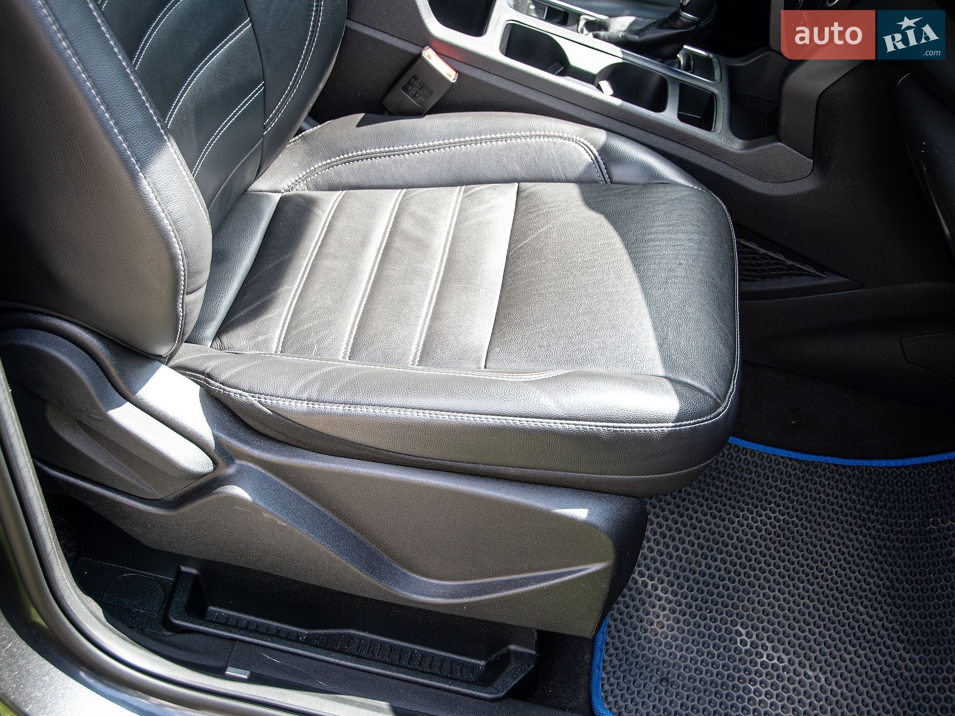 Ford Escape 2018 VIN 1FMCU0HD6JUC58716 фото оголошення 23 з 81