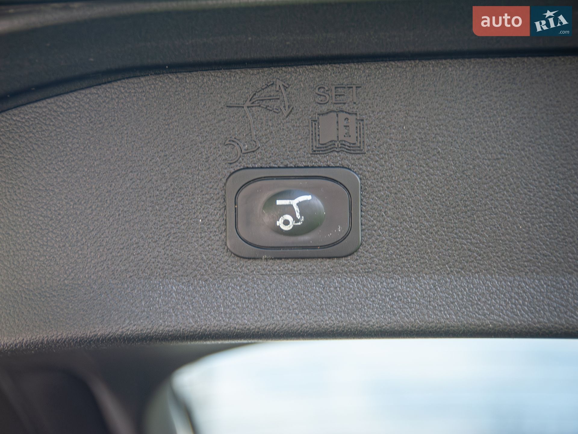 Ford Escape 2018 VIN 1FMCU0HD6JUC58716 фото оголошення 40 з 81