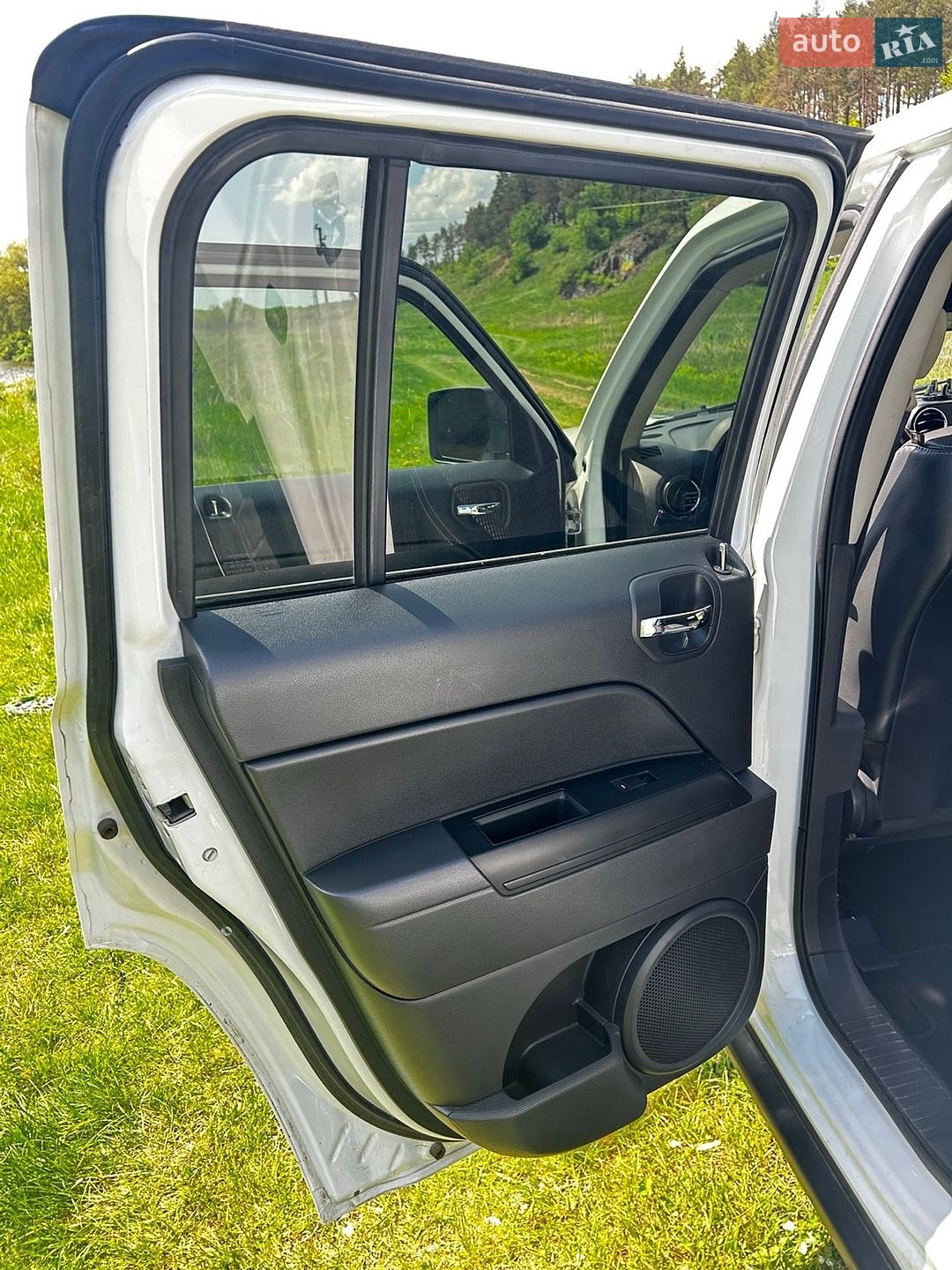 Jeep Patriot 2015 VIN 1C4NJRBB6GD587104 фото оголошення 18 з 24