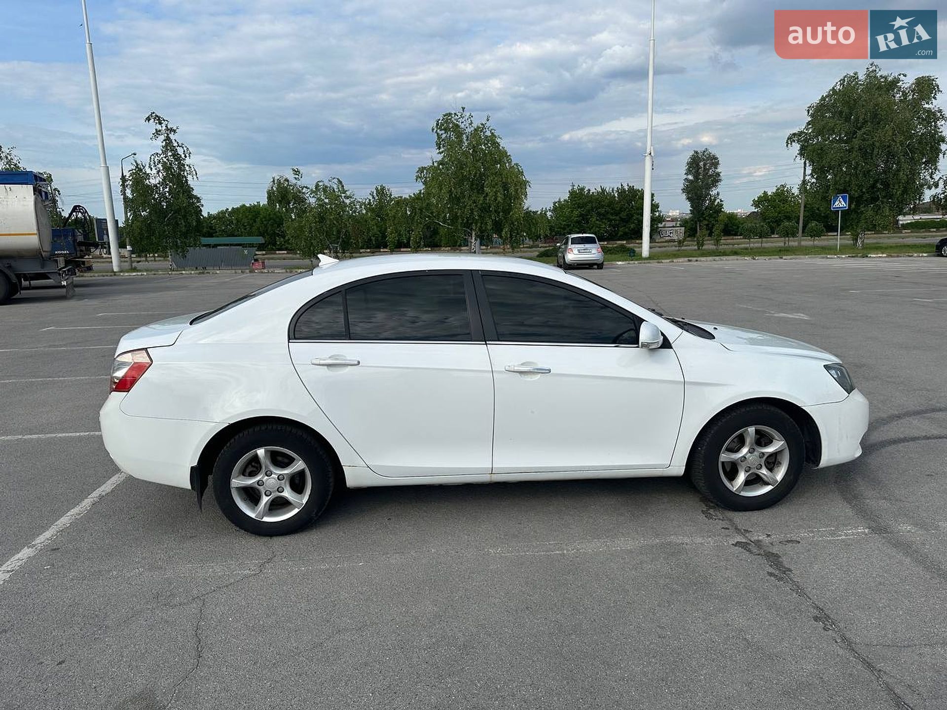 Geely Emgrand 7 (EC7) 2013 VIN Y7WFE1000D0023388 фото оголошення 13 з 27