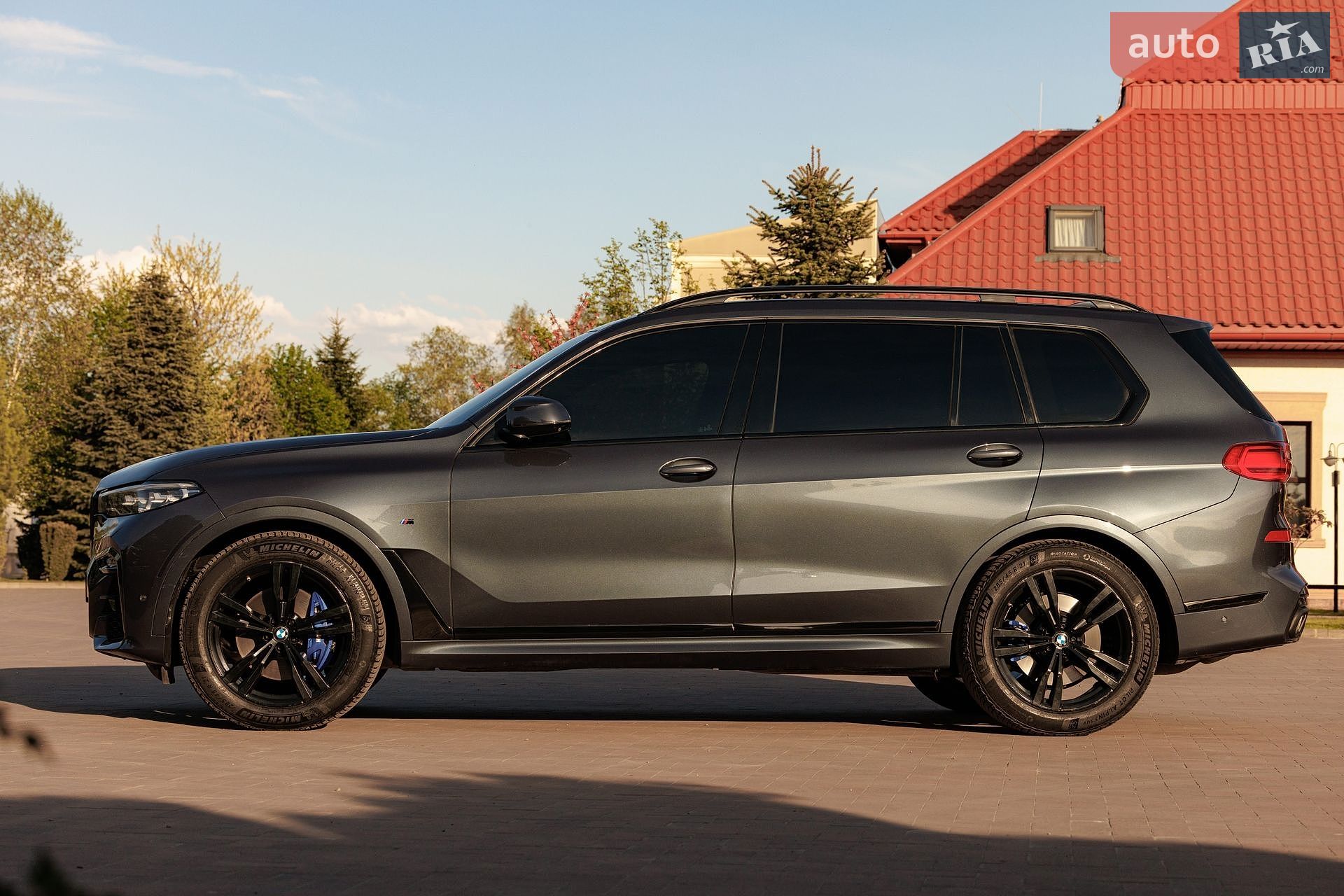 BMW X7 2019 VIN 5UXCX4C5XKLS36436 фото оголошення 3 з 70