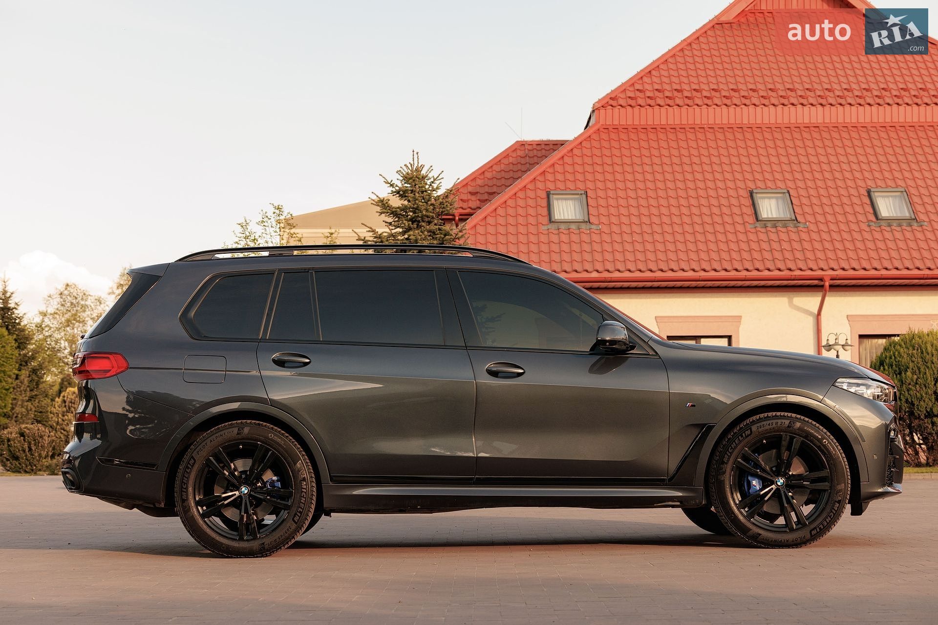 BMW X7 2019 VIN 5UXCX4C5XKLS36436 фото оголошення 8 з 70